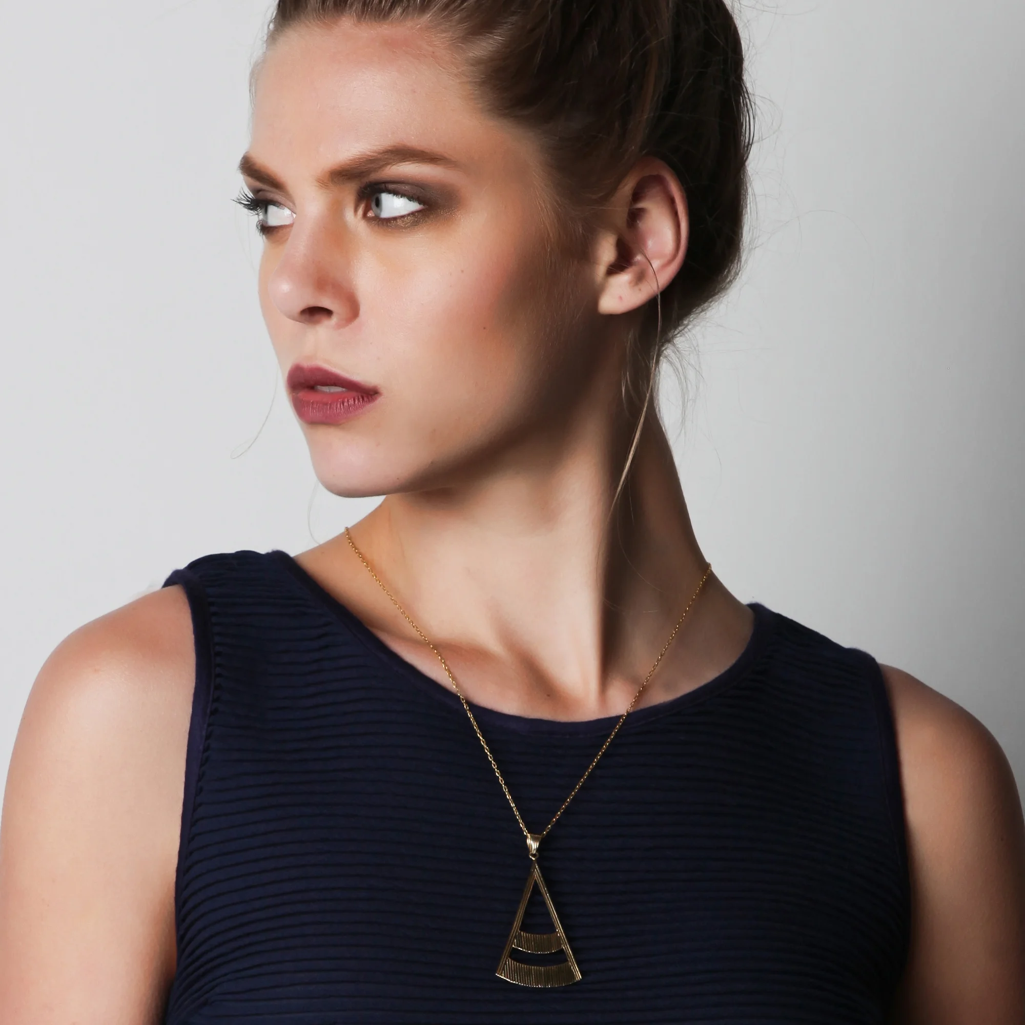 Wire_Triangle_Necklace2.jpg
