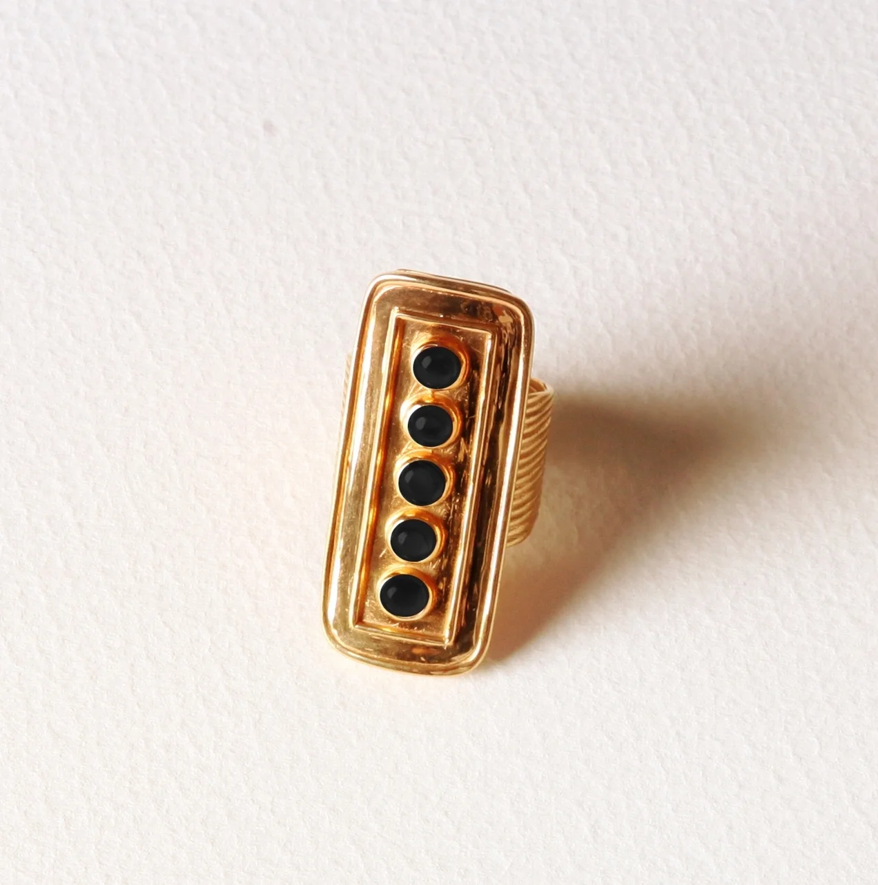 YW-R018 Black Onyx.jpg
