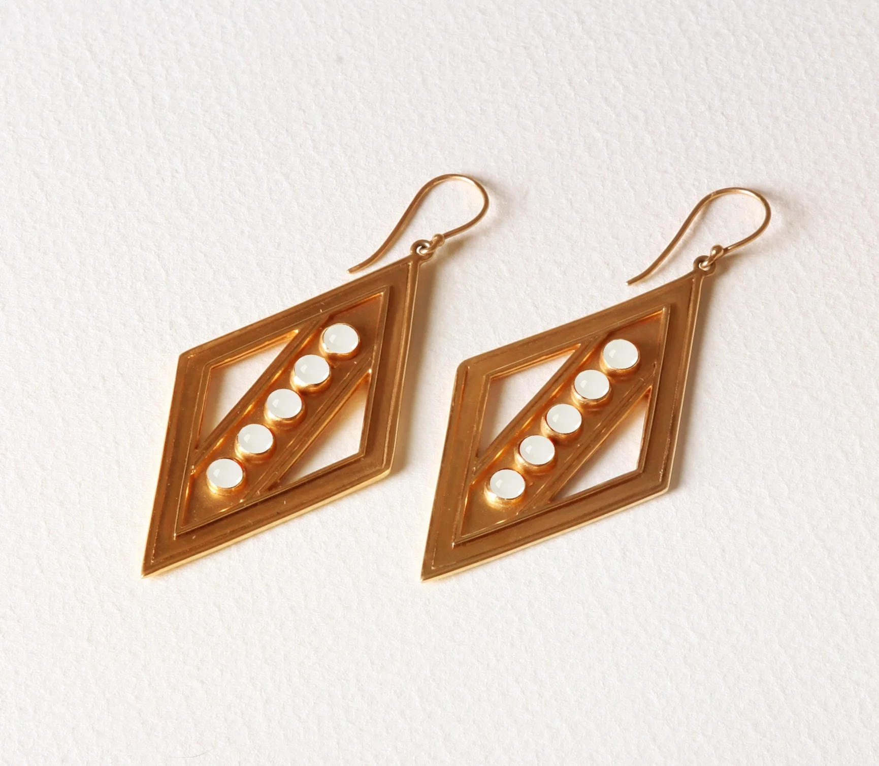 YW-E024 White Moonstone.jpg