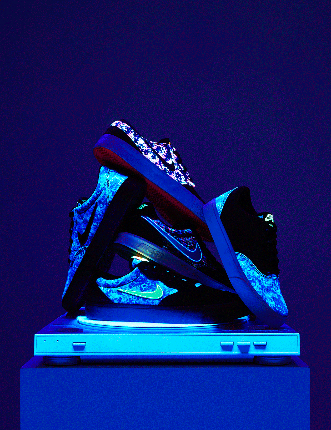Black_Light_0098_ON_OFF.gif