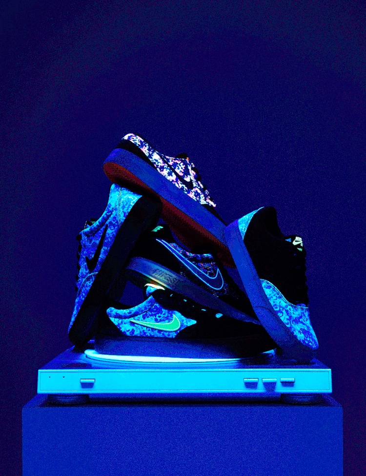 Black_Light_0098_ON_OFF.gif