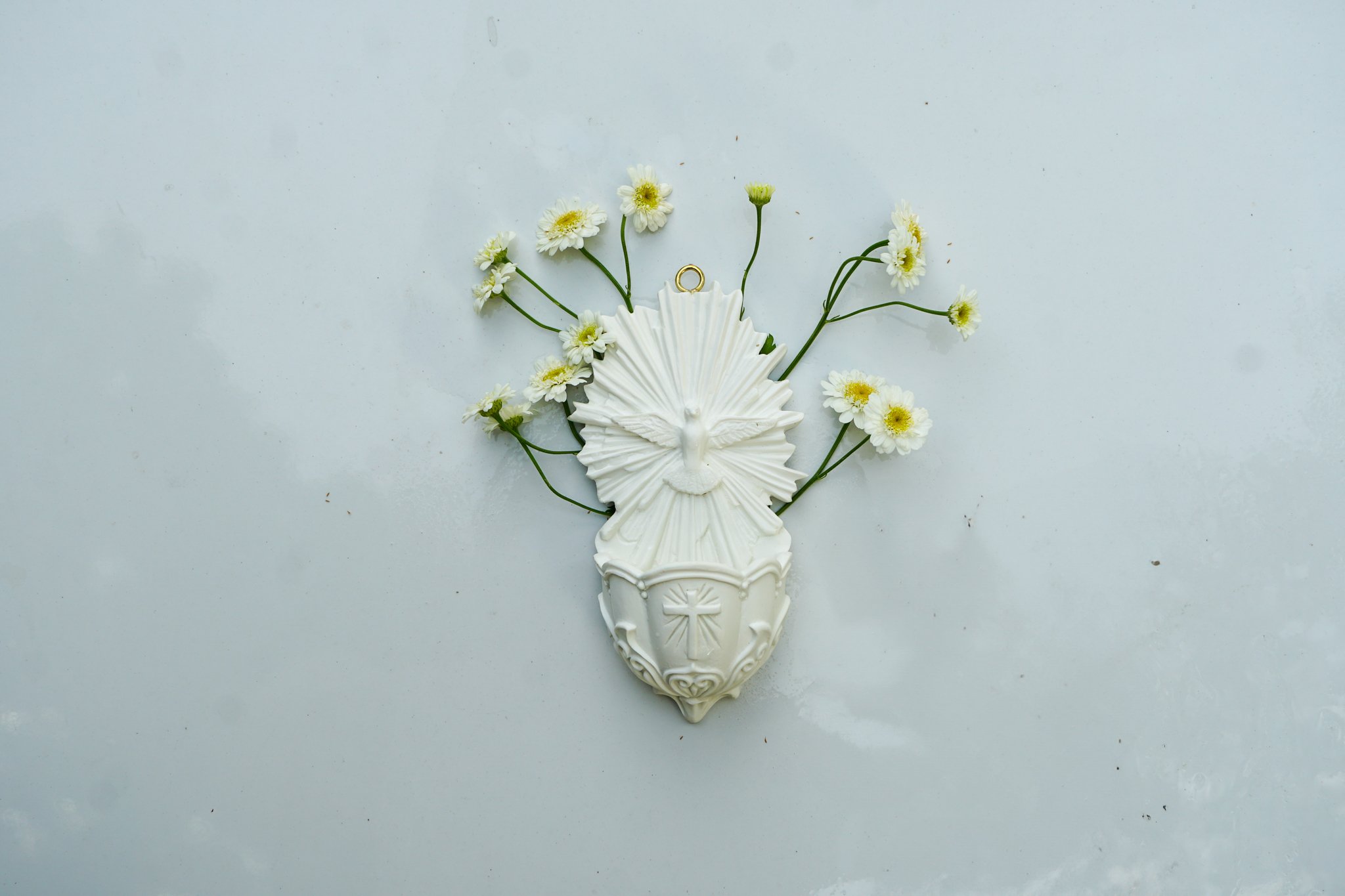 Holy Spirit Holy Water Font in White 5"