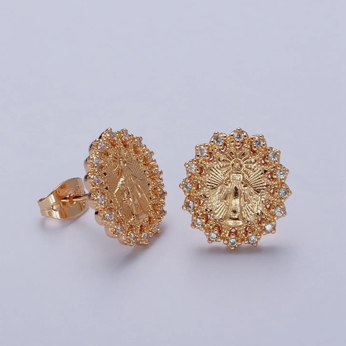 P.N.Gadgil Jewellers 22k (916) Yellow Gold Padmini 22KT Gold Earrings By PNG  Jewellers Drop Earrings for Women : Amazon.in: Fashion
