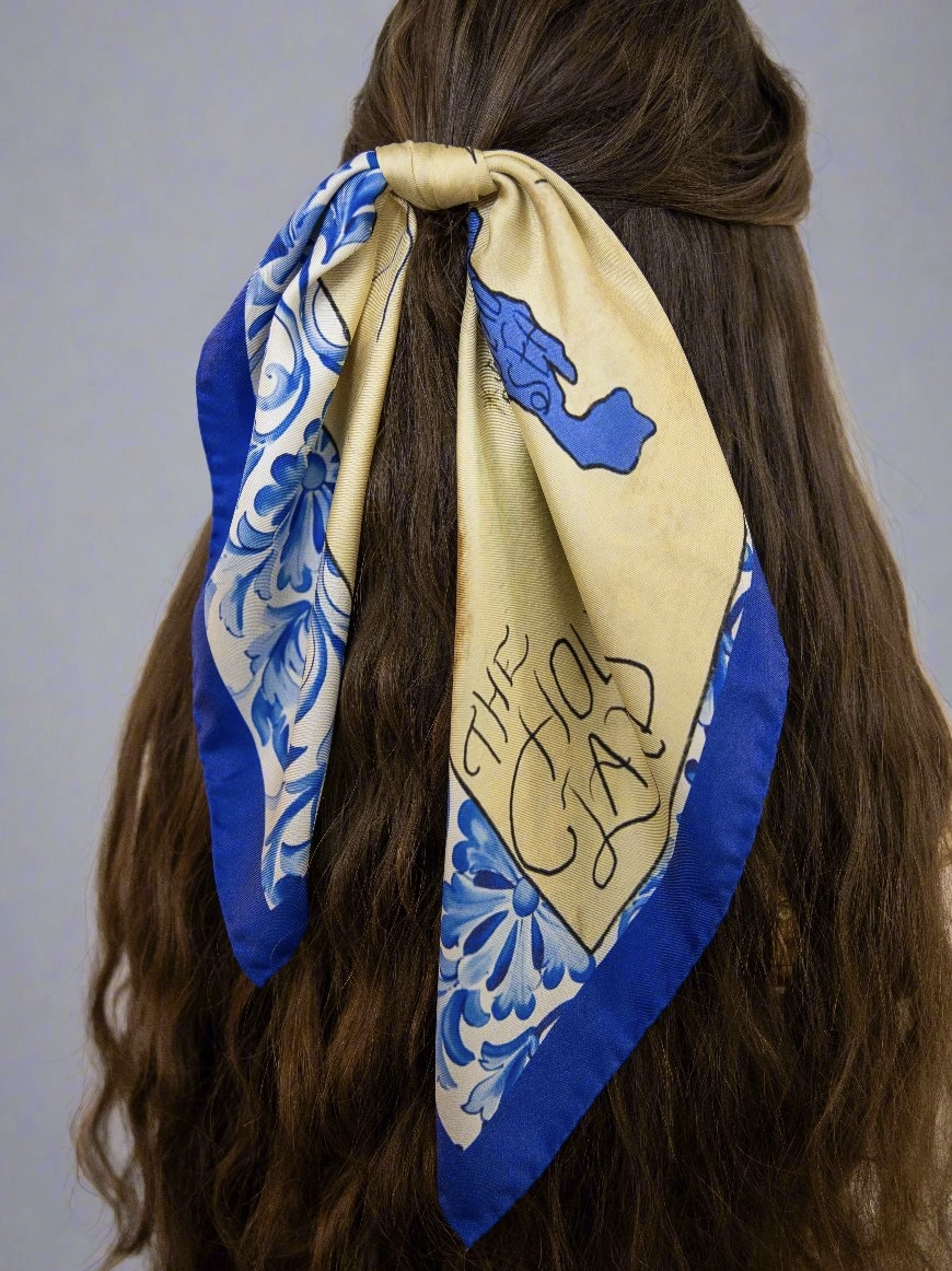 Carré / Foulard 100% SOIE Italienne JODHPUR - Couleur Bleu - Occasion Très Bon État (Vintage)