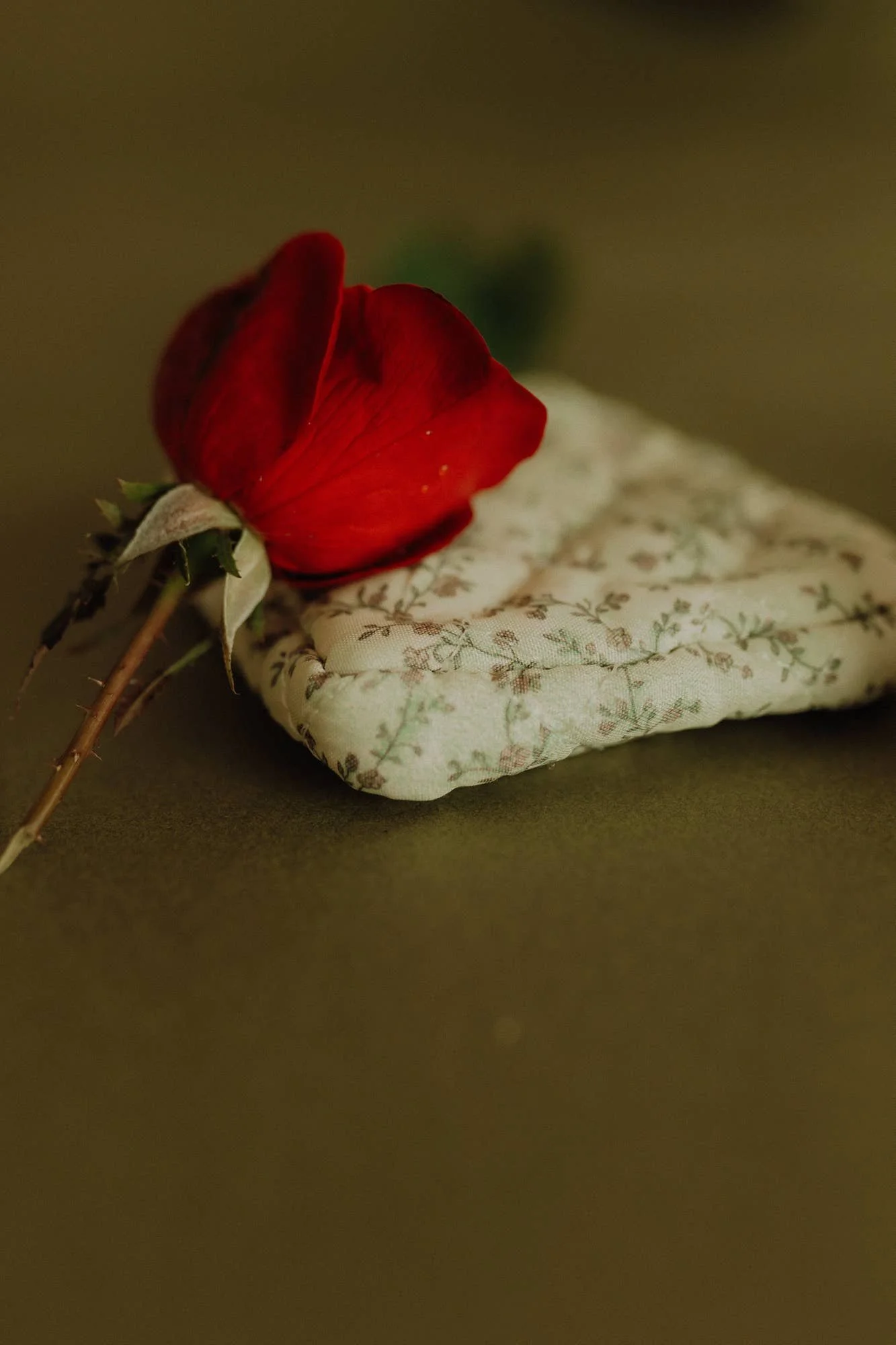 vintage-floral-rosary-pouch.jpg
