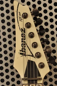 ibanez-pgm-30-paul-gilbert-2001-css.jpg