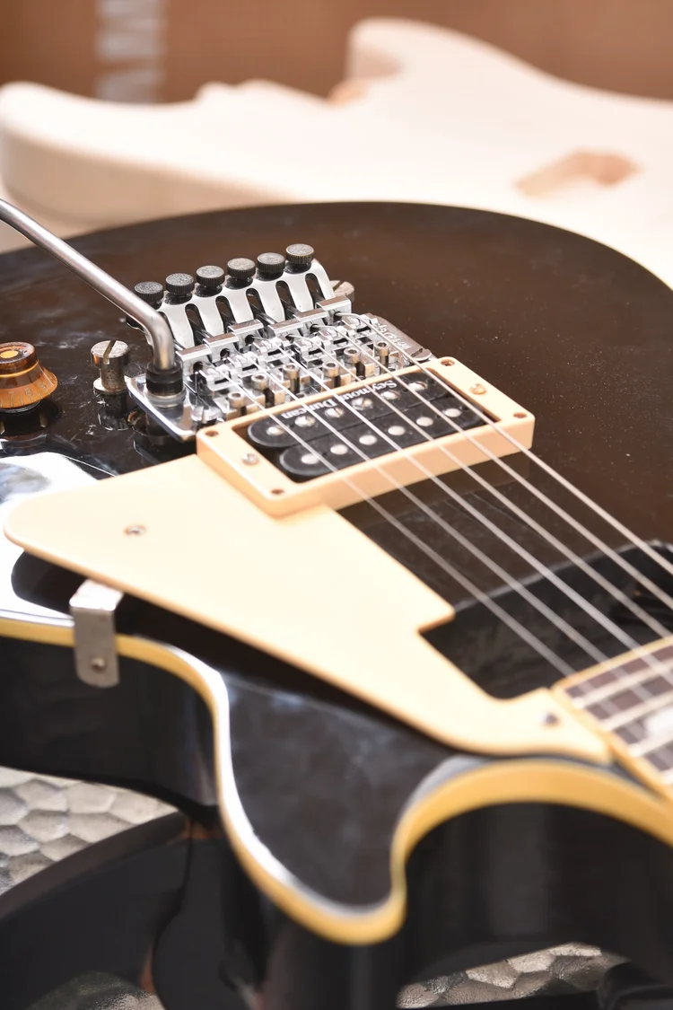 Burny Neal Schon LG-135NS 1981 - Black beauty — AXN™ Guitars