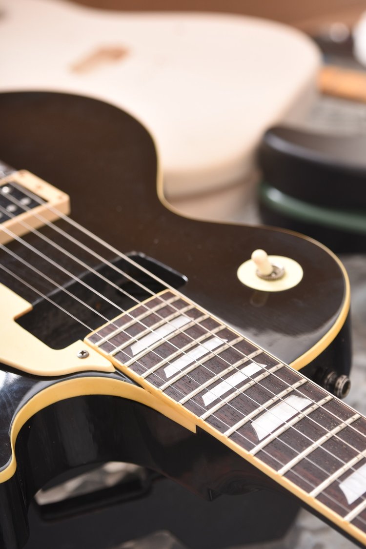 Burny Neal Schon LG-135NS 1981 - Black beauty — AXN™ Guitars