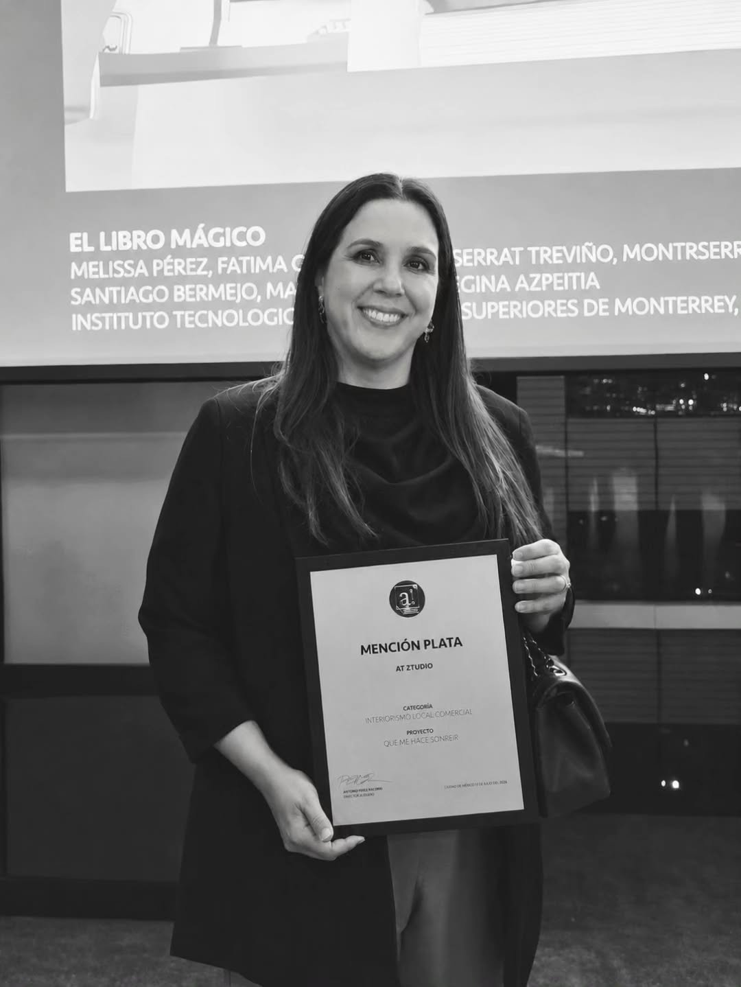 Este a&ntilde;o, @quemehacesonreir recibi&oacute; Menci&oacute;n Plata y @cauce.restaurant fue seleccionado como finalista en @adisenomx. 🙌
Nada de esto ser&iacute;a posible sin el talento y compromiso de nuestro equipo, el apoyo de nuestros colabor