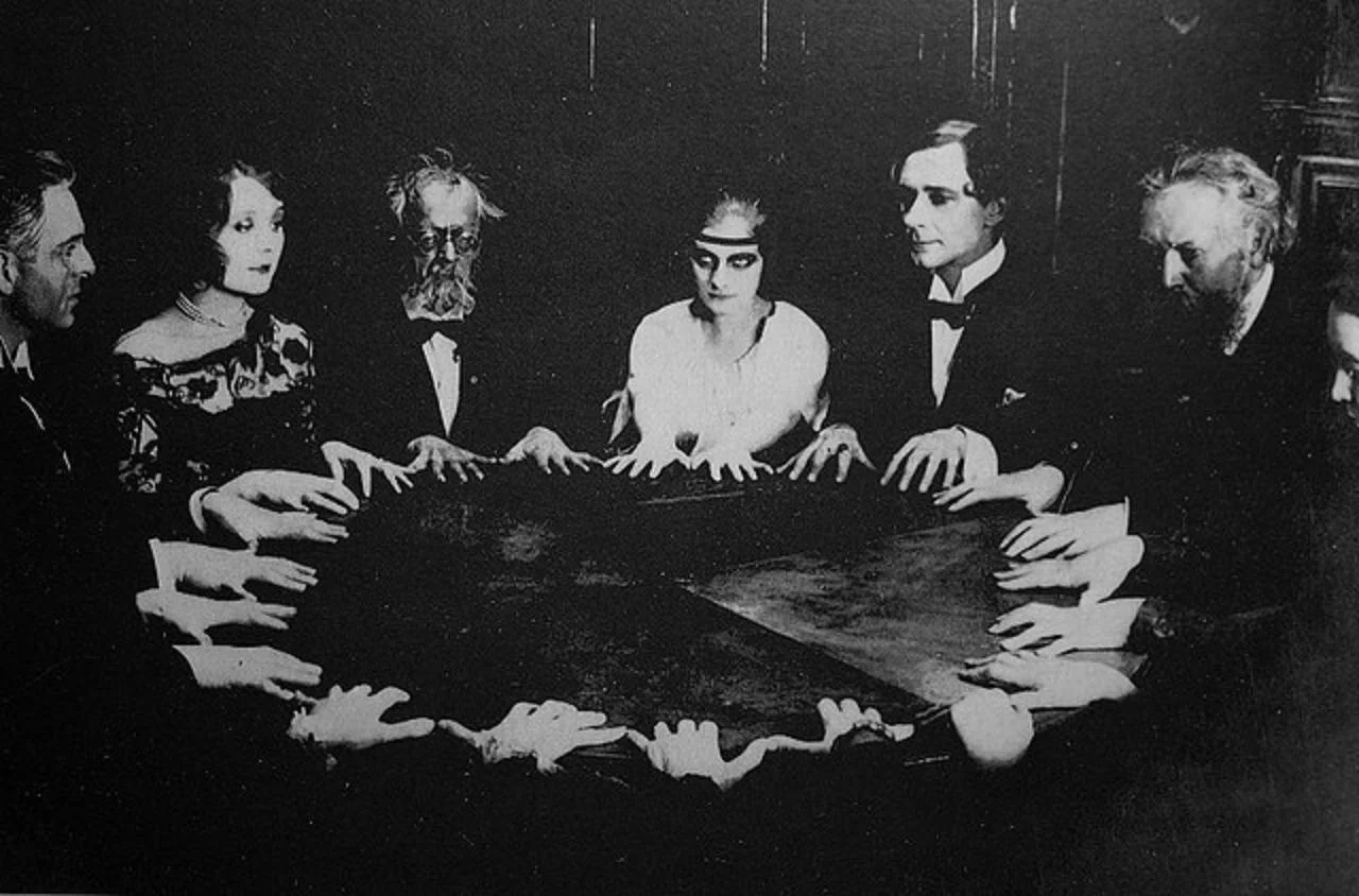 Halloween Séance Dinner – Digging Up the Ghosts of the Gladstone Tavern