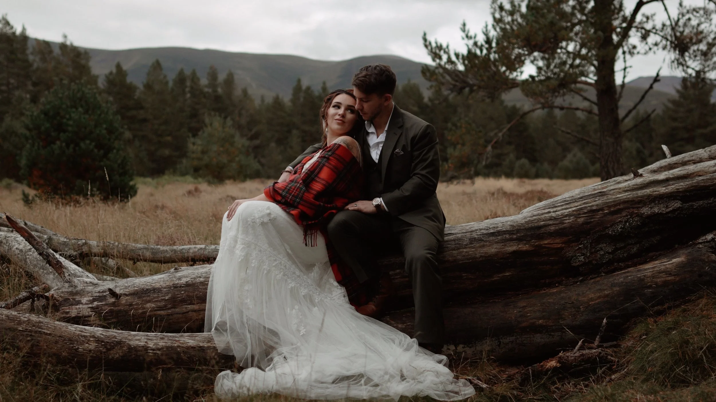 ASHTON AND CHRIS' SCOTTISH HIGHLANDS ELOPEMENT (Copy)