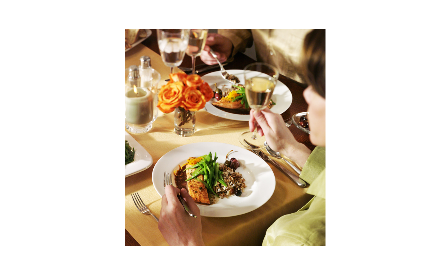 Table_with_People2.jpg