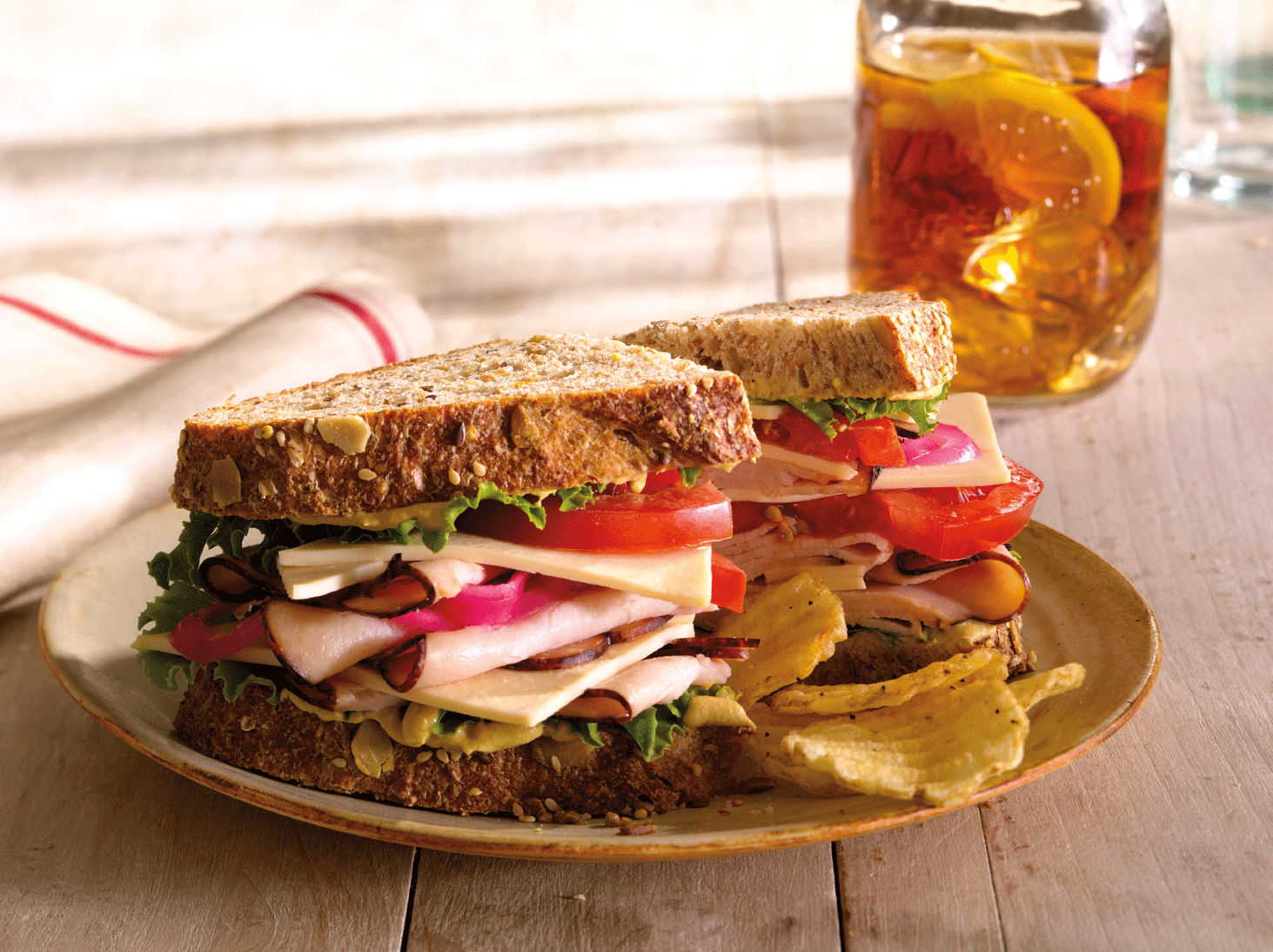 7076_GoVeggie_DeliTurkeyChatterSandwich_00087.gif