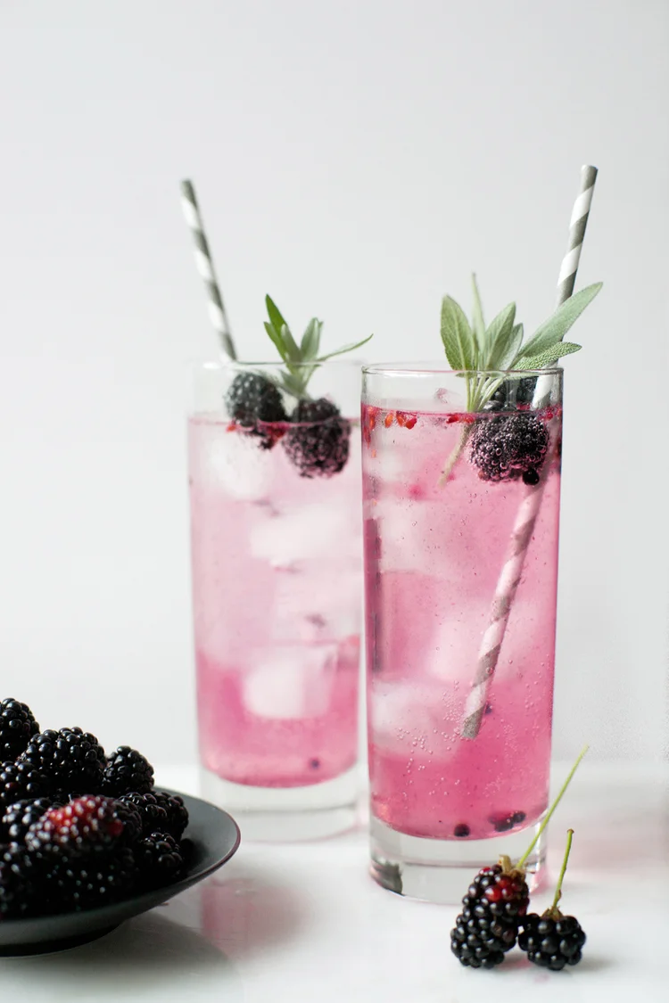 blackberry cocktails.jpeg