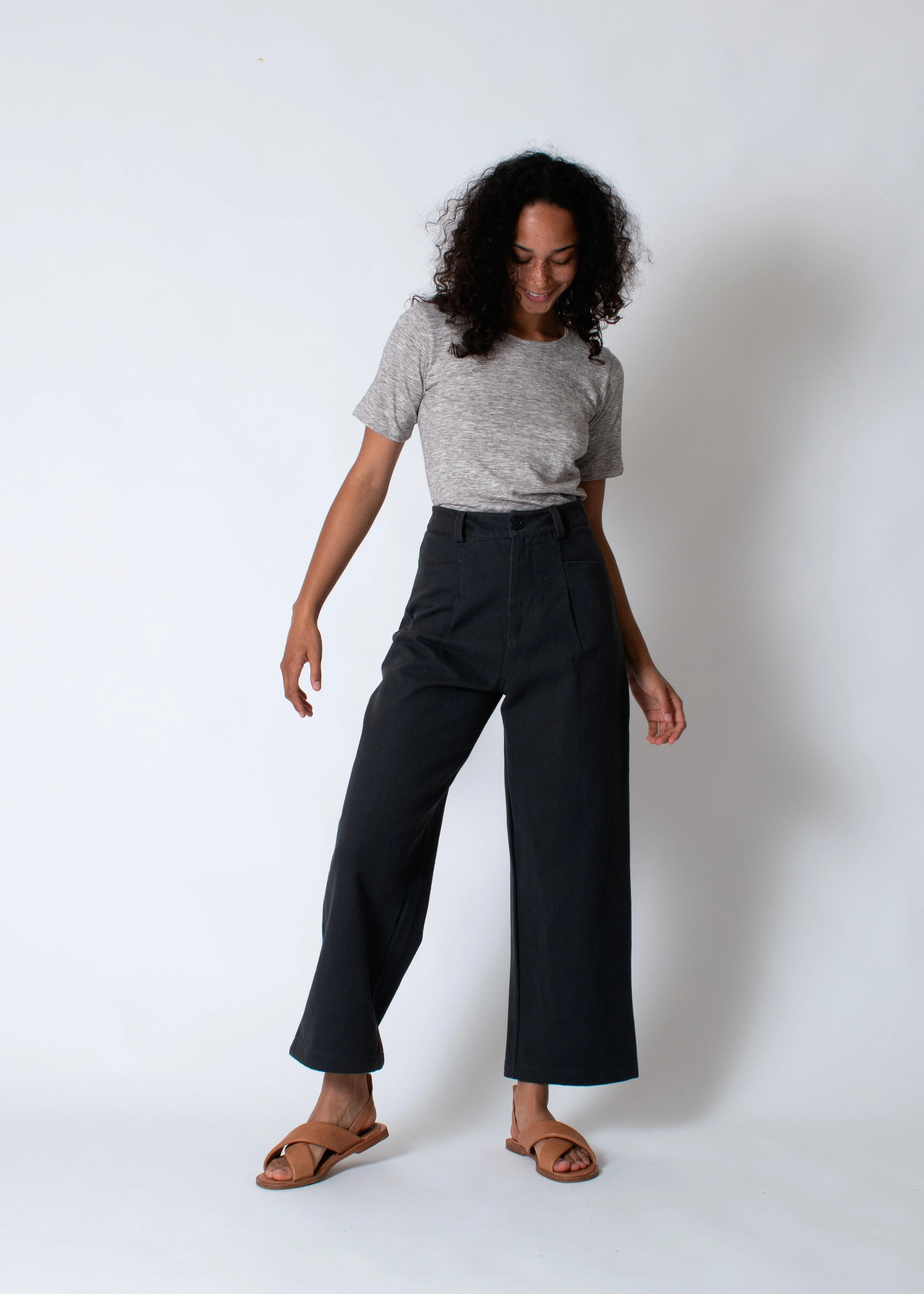 micaela_lou_pant_navy_move4.jpg