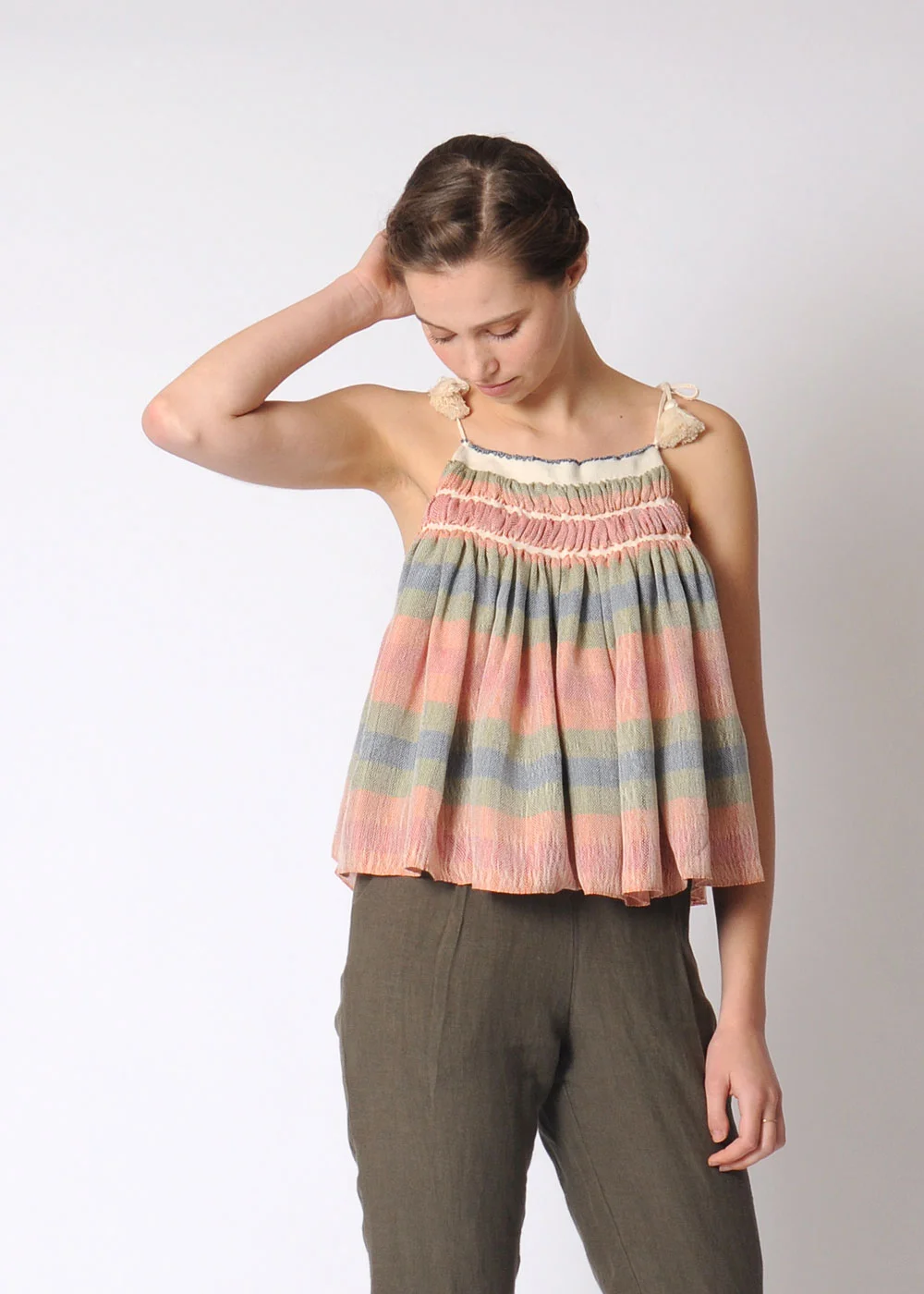 escudo_halter_armup.jpg