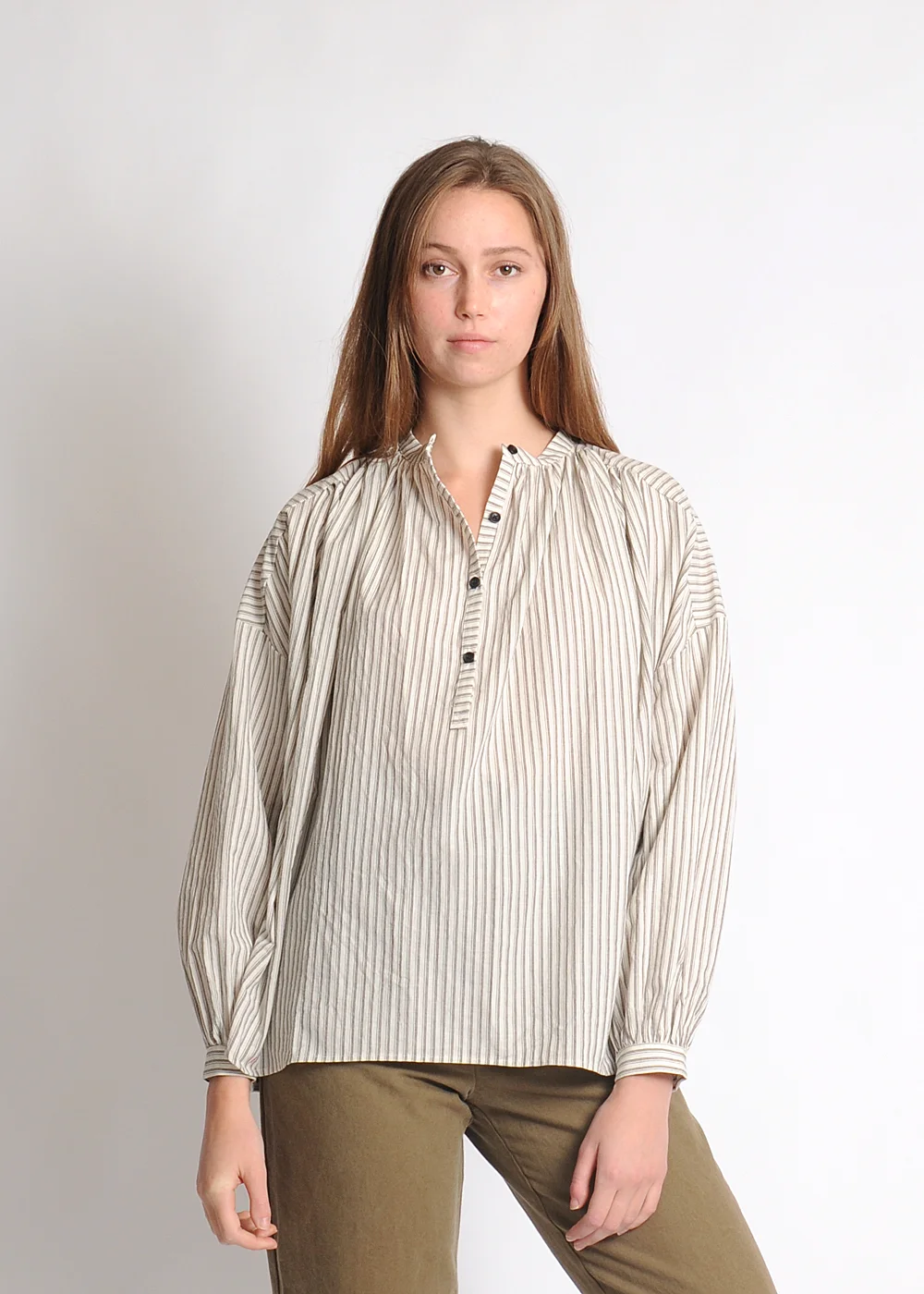 gravel_roan_stripe_front.jpg