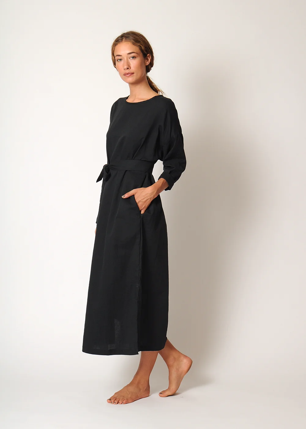 conifer_pullover_dress_blk_side.jpg