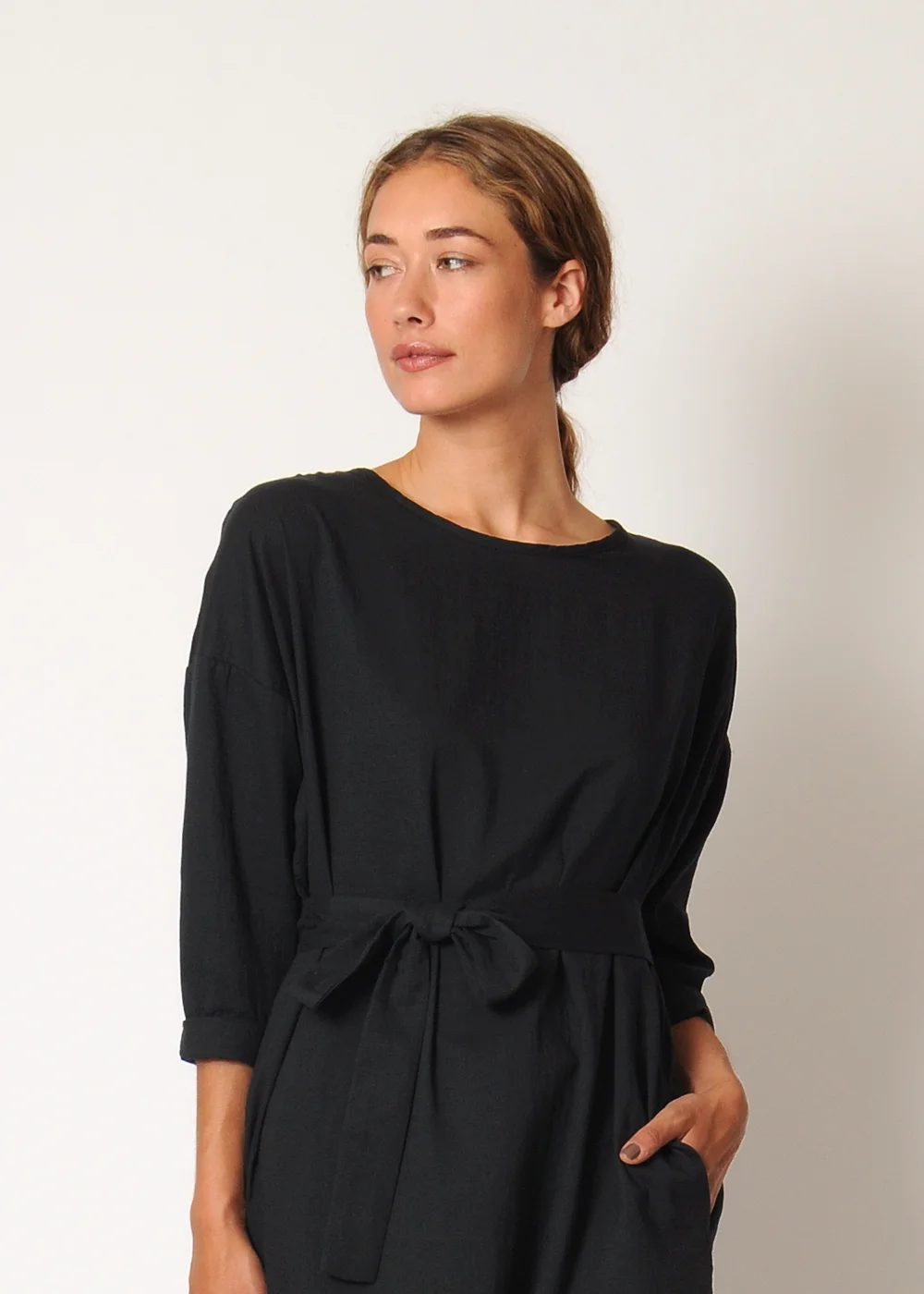 conifer_pullover_dress_blk_close.jpg