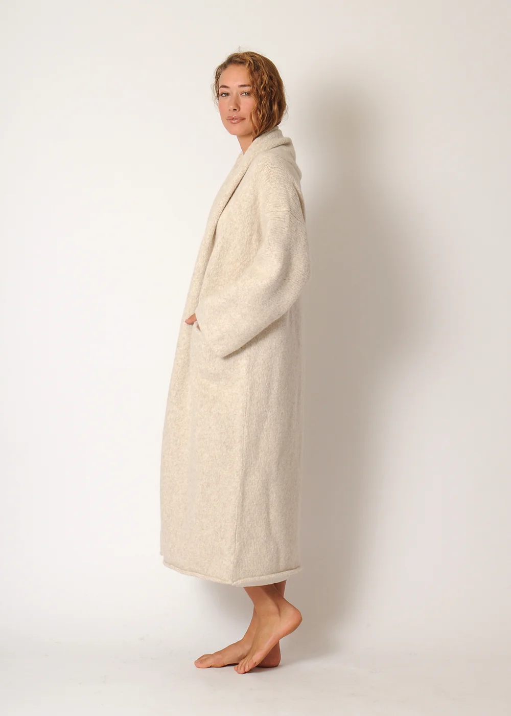 lm_long_shawl_cream_side.jpg