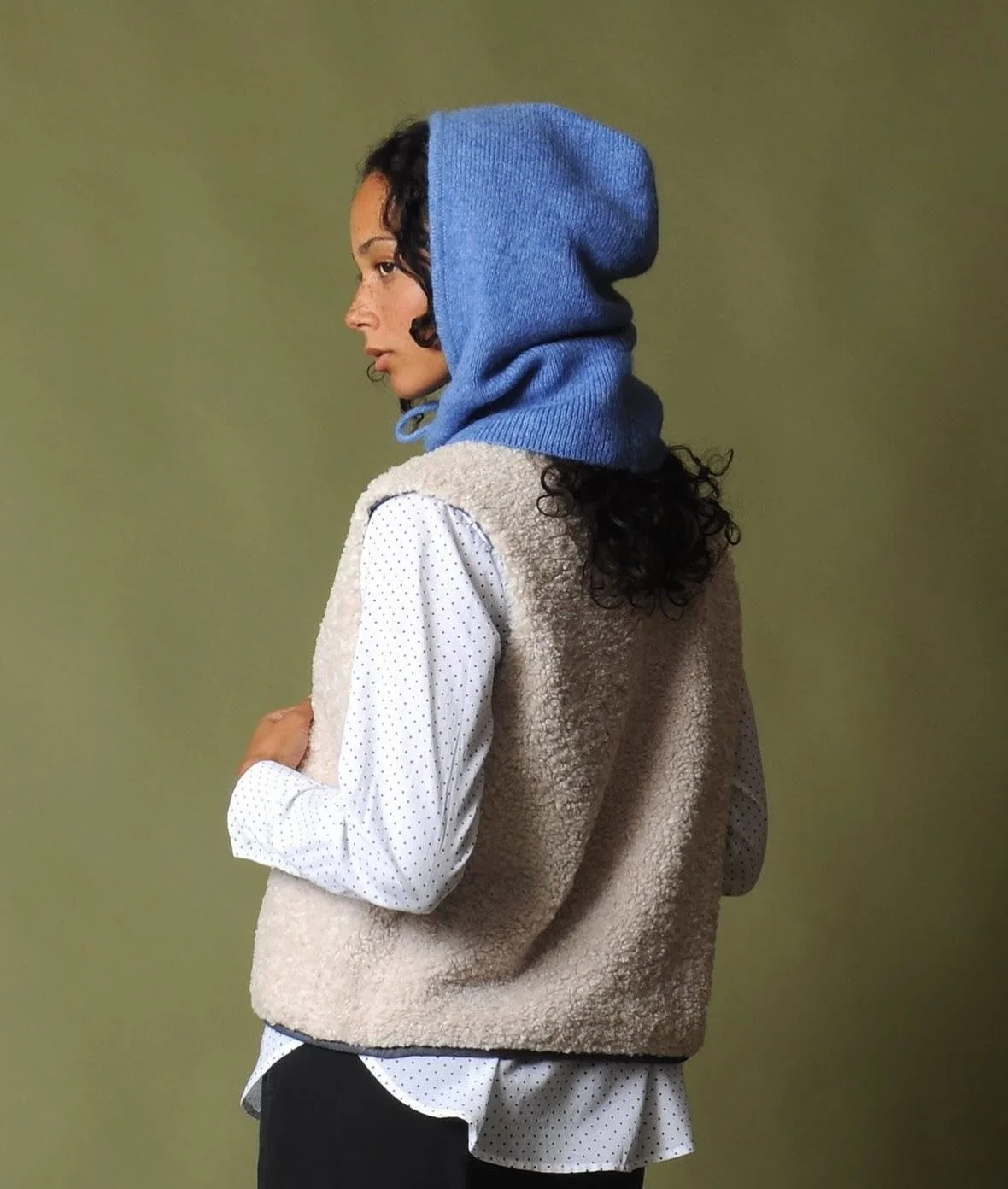 Cozy up in the @micaela_greg hood in denim 
@conifershop faux shearling /denim vest and polka dot button down 🥰