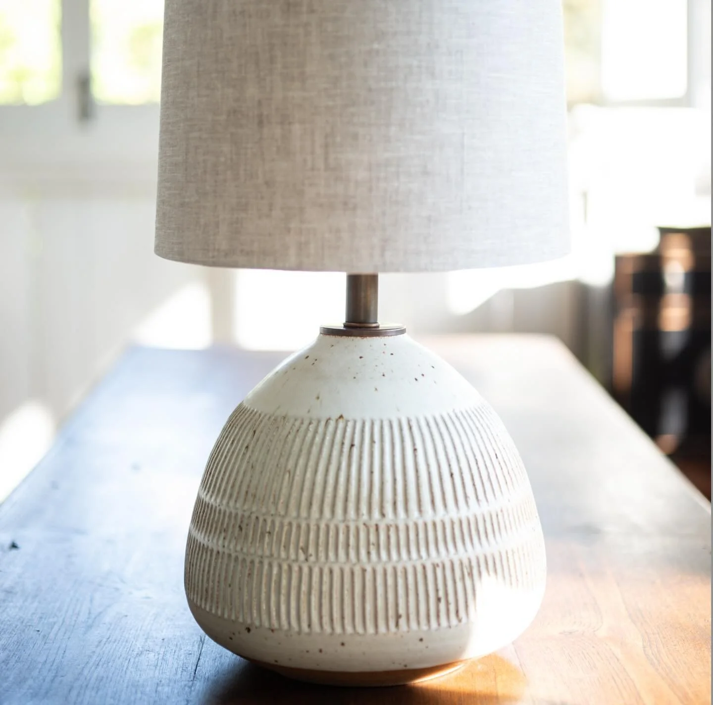 We have @mtwashingtonpottery lamps! One of a kind, hand throw and etched by Beth Katz in Los Angeles. They are glorious ✨😍