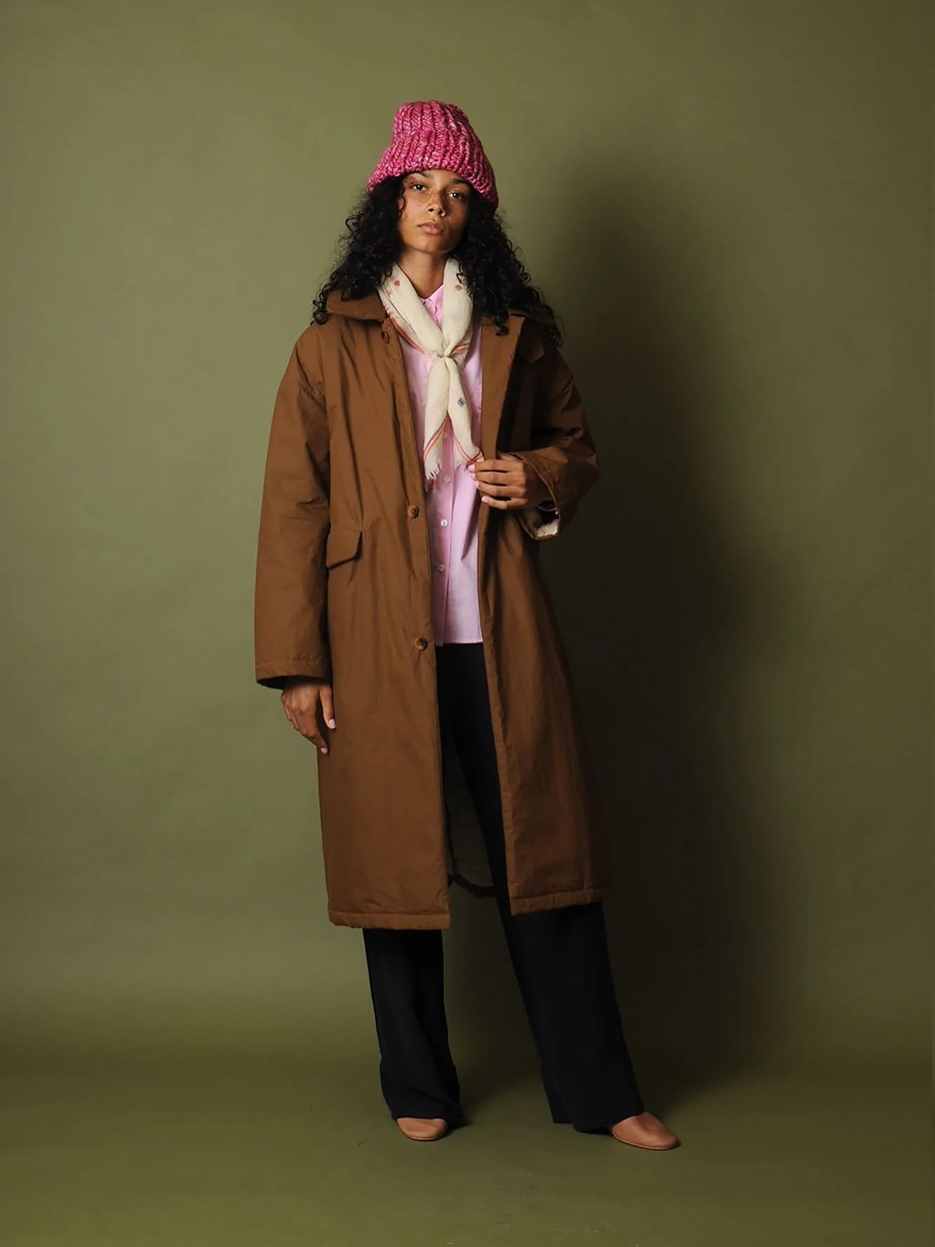 @miithaaii Amar coat 🥰 styled with @conifershop pink button down @megcohendesign roving hat @moismont scarf @shopmirth silk Baden pant @birdofflightshoes Amelie flat