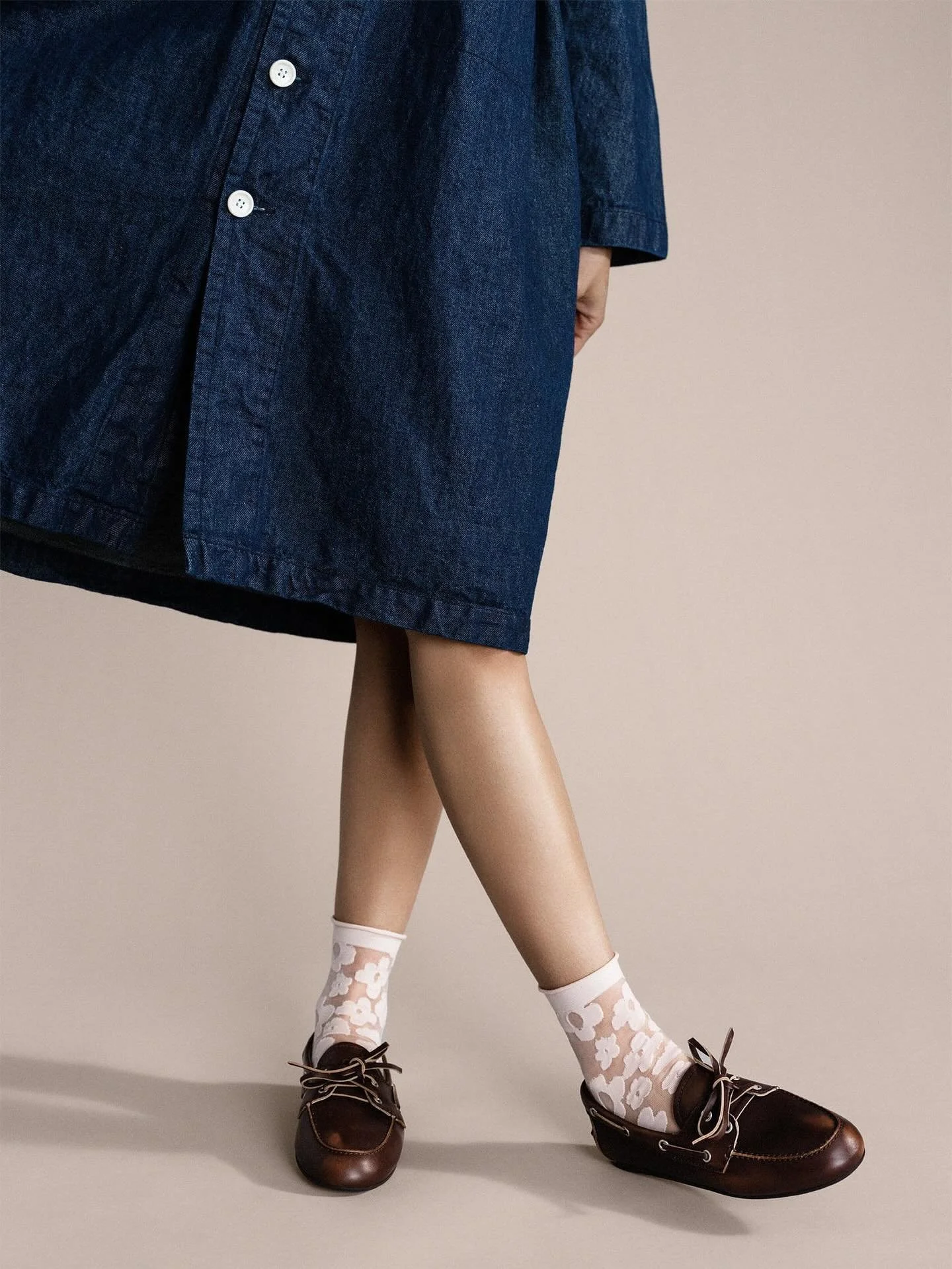 @hanselfrombasel sheer floral socks 😍✨