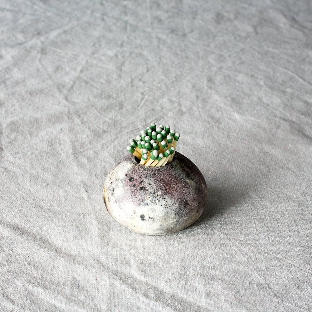 A little 🔥 side gift @settle_ceramics pit fired match striker