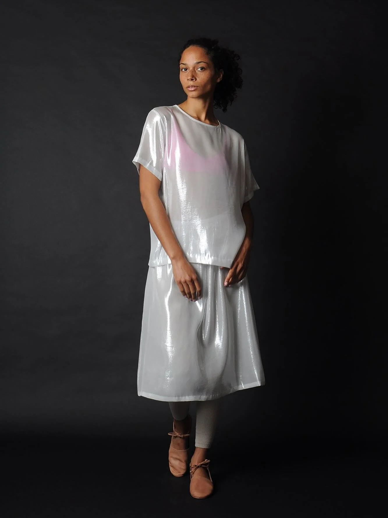 Time to get a shimmery silky top and/or skirt for your holiday parties! @conifershop Fancy top and Shimmer skirt ✨