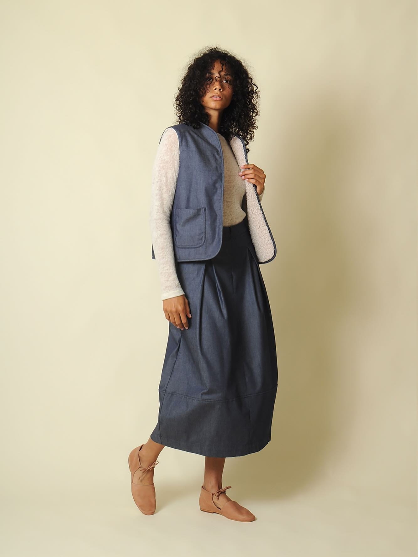 I ❤️ matching sets! And this is a good one @conifershop denim vest and skirt 🥰