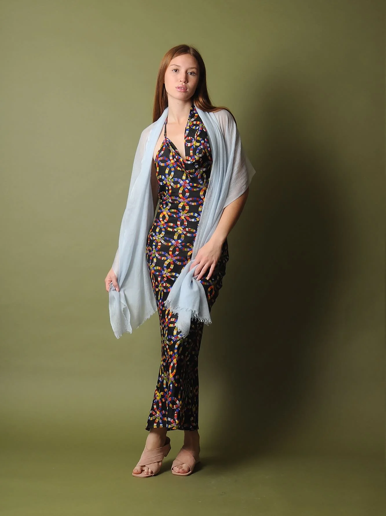 @rujutashethny with @megcohendesign cashmere scarf 😍