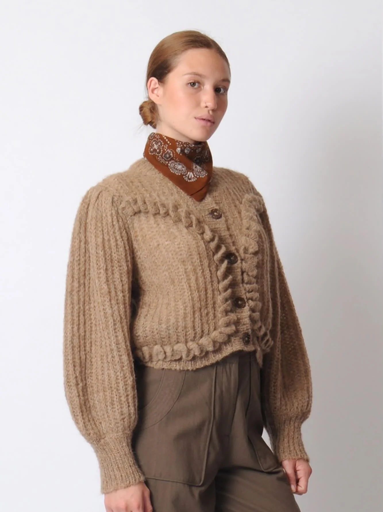 All fall / winter sale will be packed up after this weekend. Come snatch up the last of the sweaters and other winter wares at 50+% off 🤩