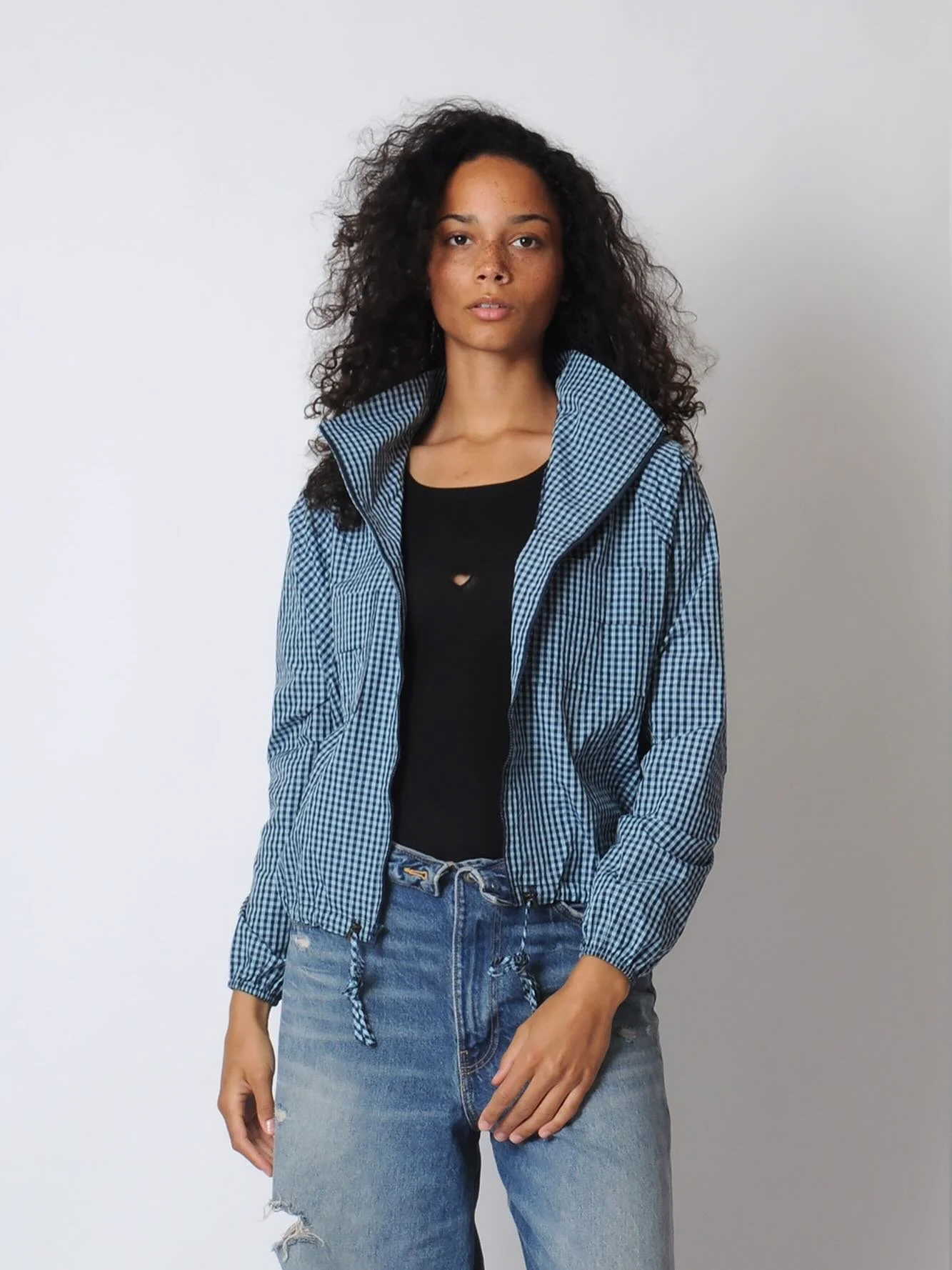 Up your windbreaker game with this cute anorak style jacket from @proche_studios 😻 now on conifershop.com