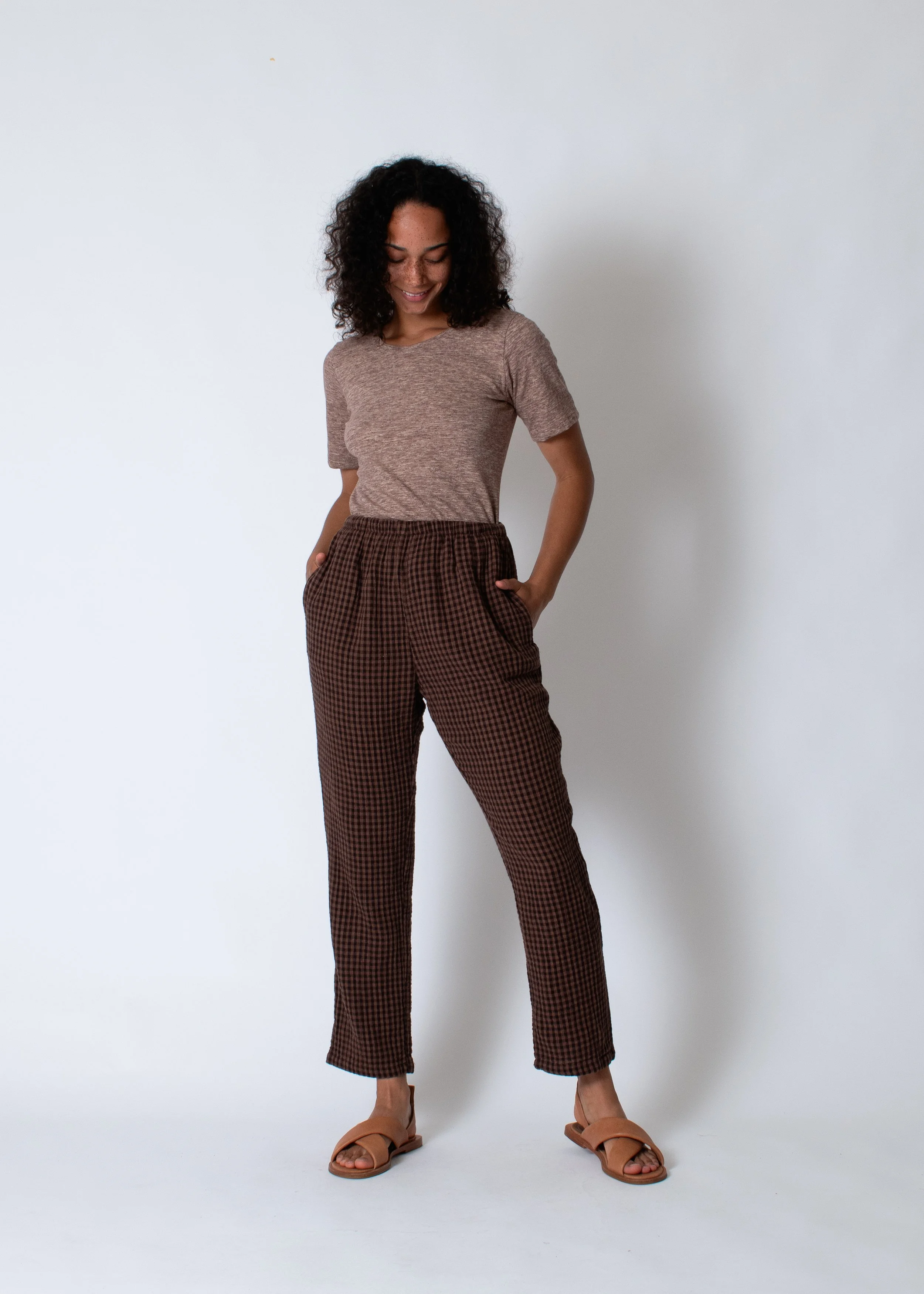 conifer_tee_brn_tuck_pocket.jpg