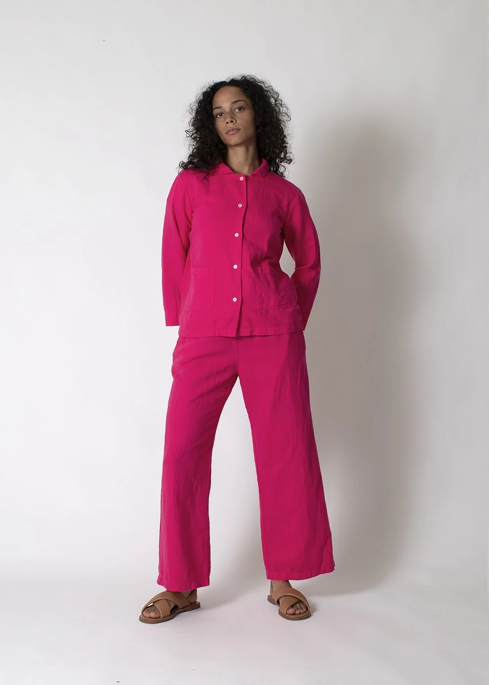 conifer_lounge_set_pink_closed_move_2 copy.jpg