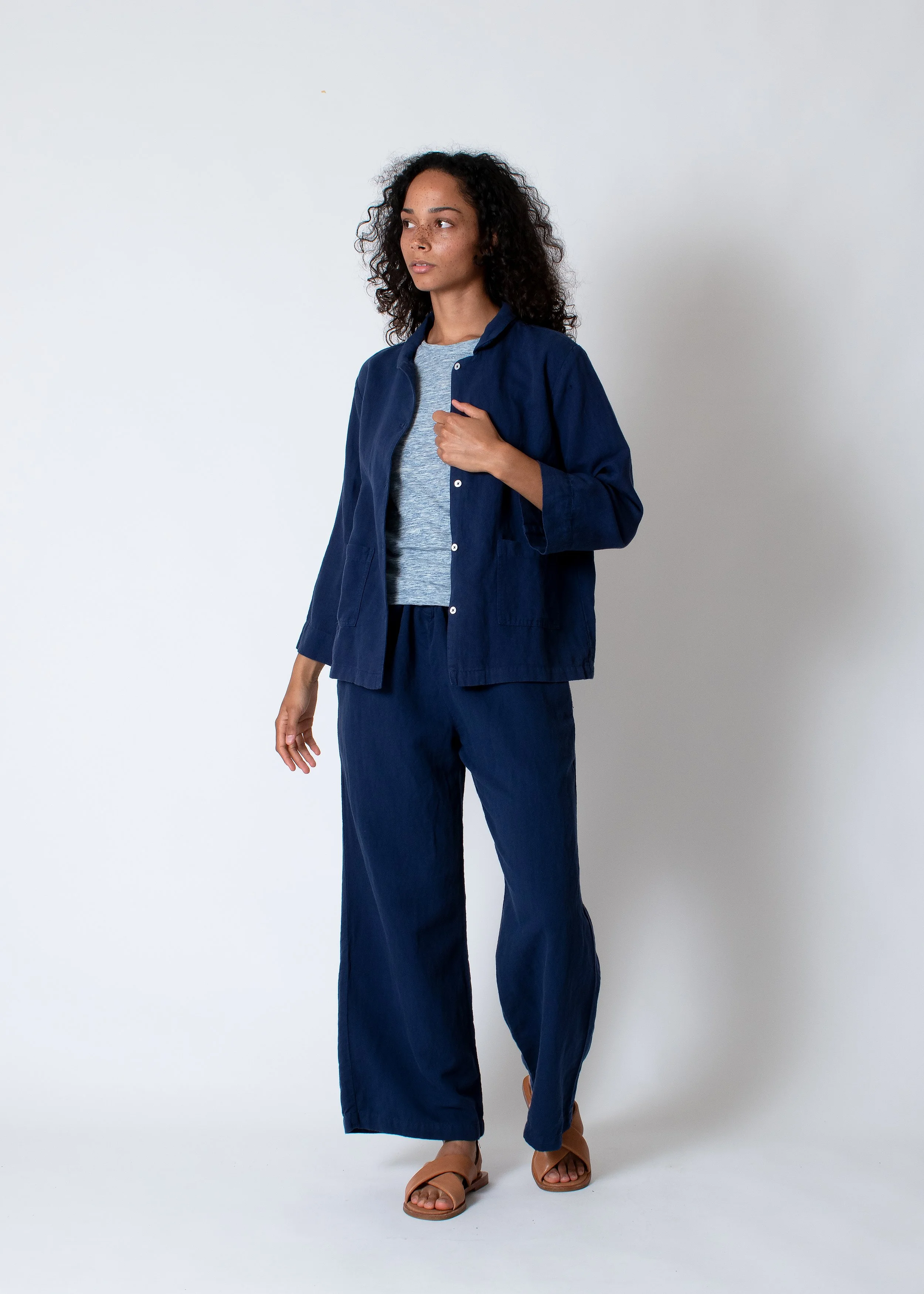 conifer_lounge_set_navy_move.jpg