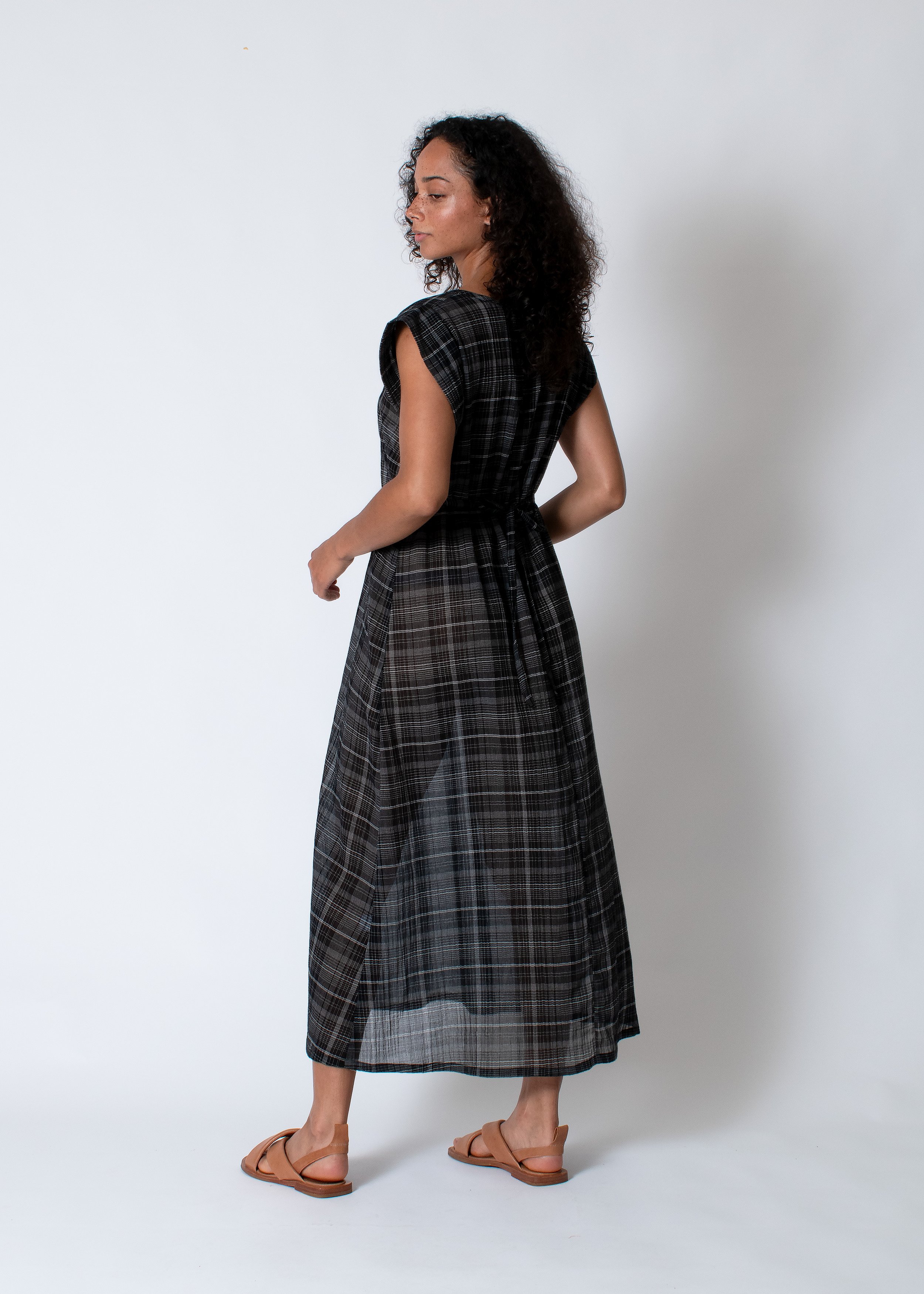 conifer_cap_slv_dress_blk_plaid_3_4-3.jpg