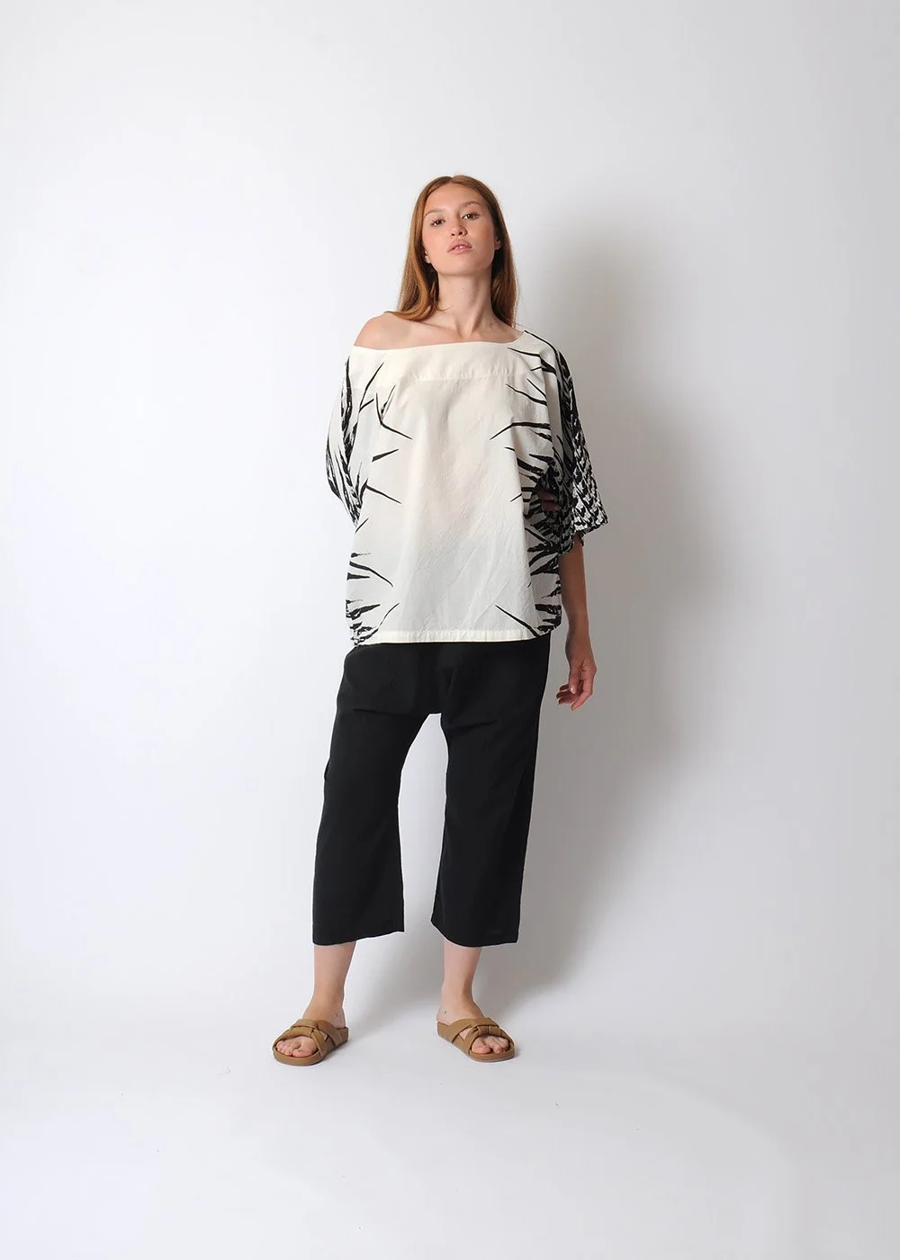 Uzi:Box-WHITE-BLACKPANT-1.6.jpg