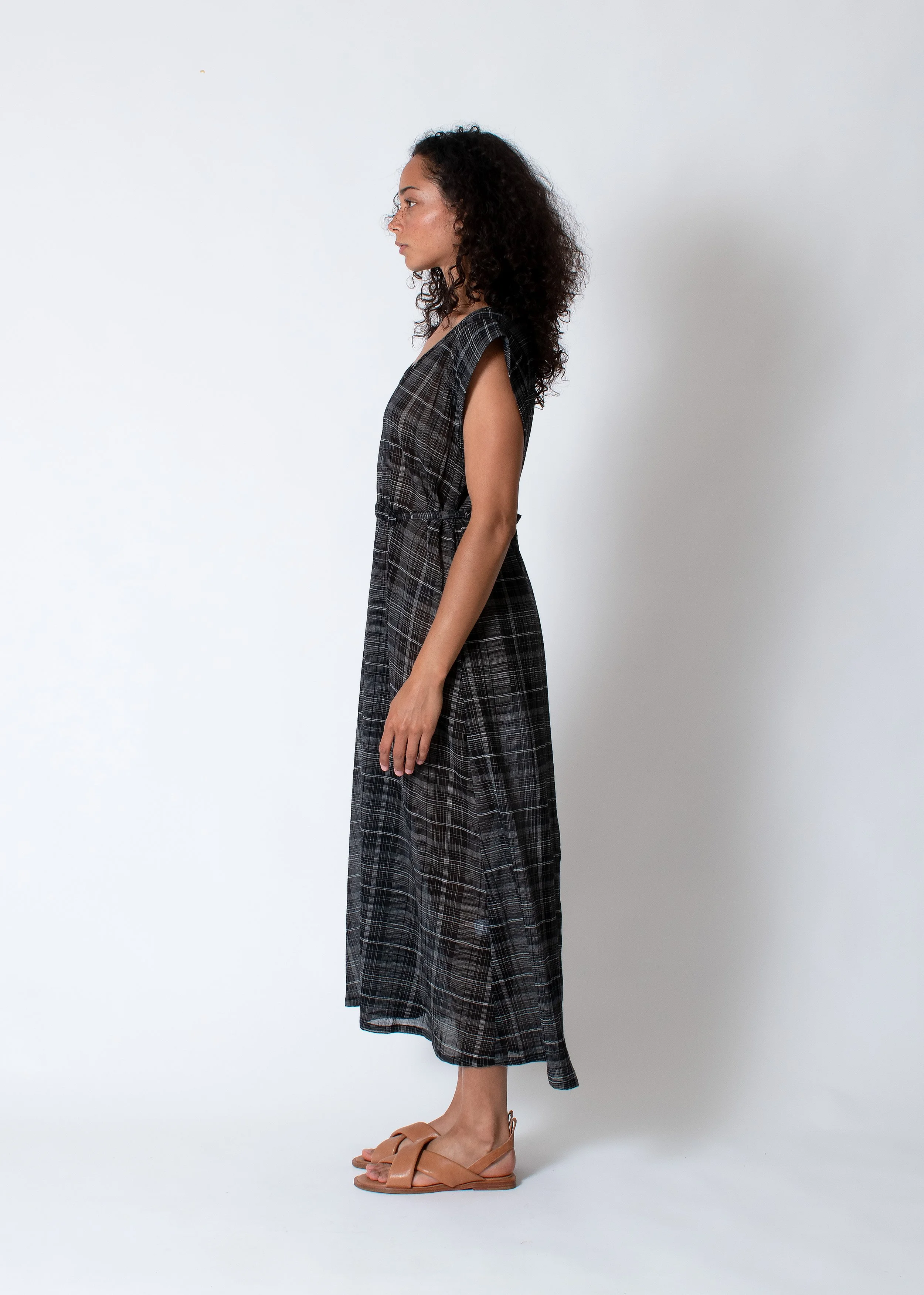 conifer_cap_slv_dress_blk_plaid_side.jpg