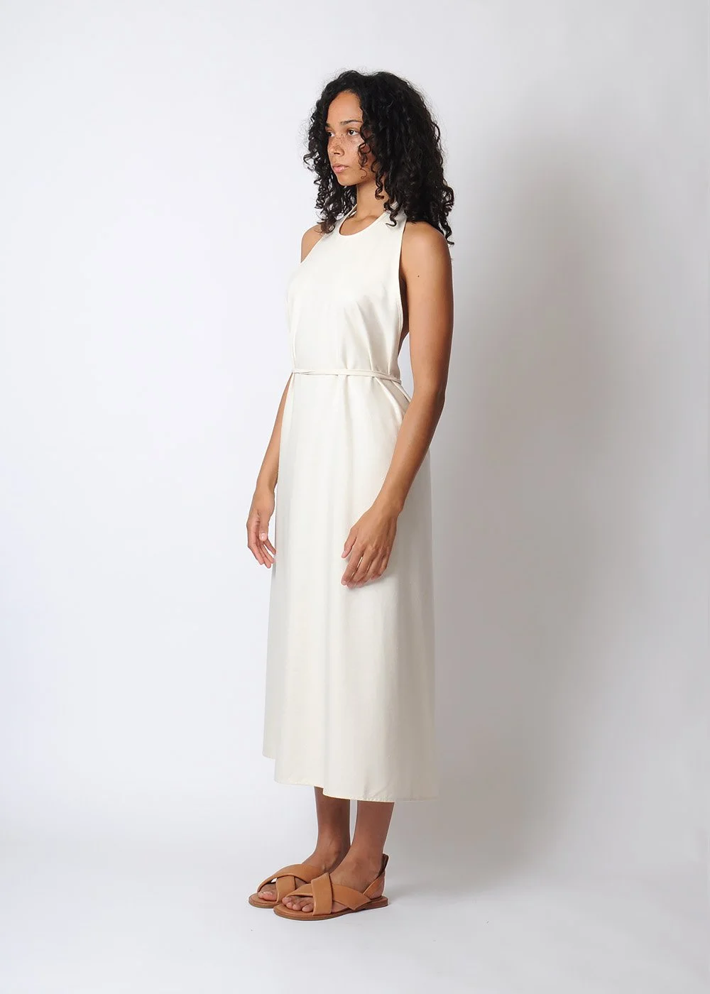 baserange_apron_dress_white_3_4.JPG