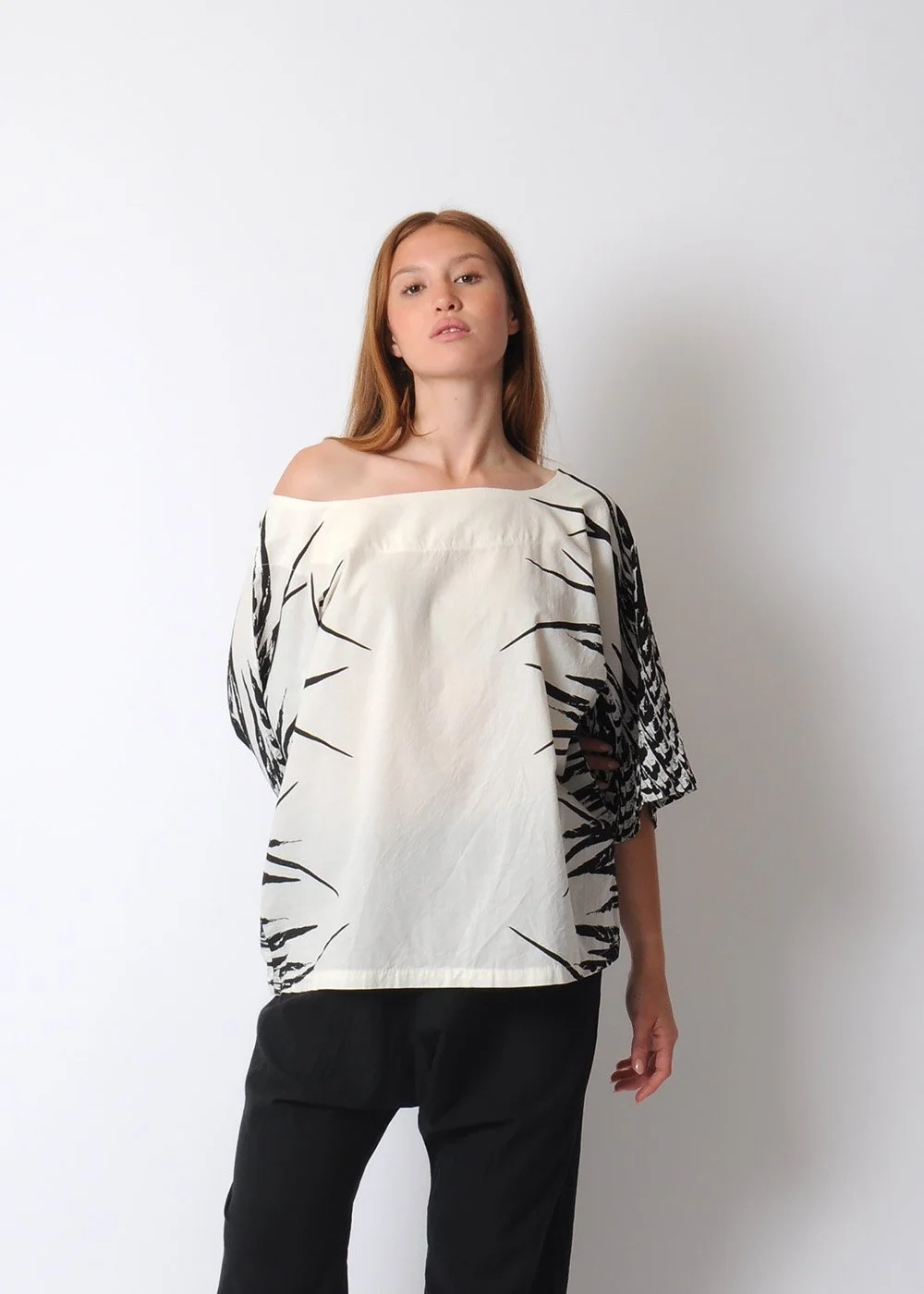 Uzi:Box-WHITE-BLACKPANT-1.10.jpg