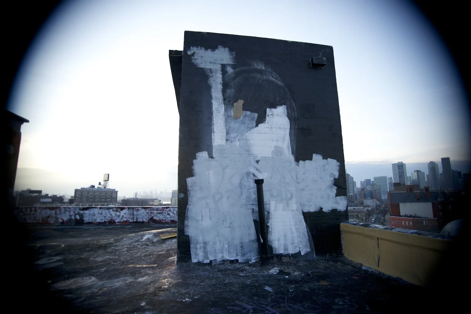 5pointz_roof_face_white.jpg