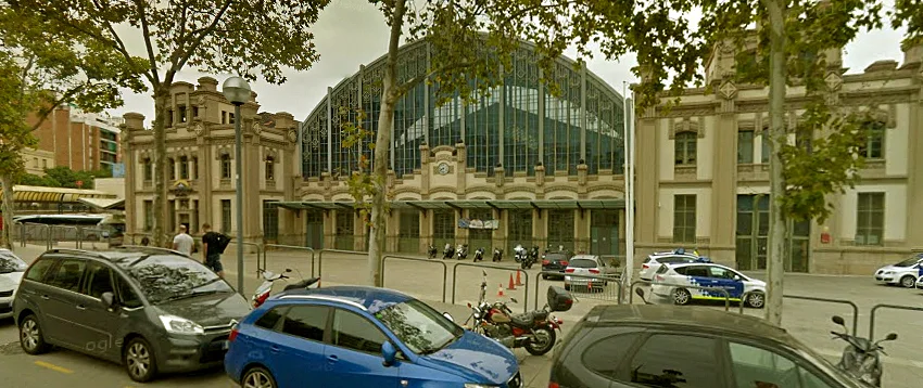Fachada do terminal de ônibus conhecido como "Estação Nord", em Barcelona, local de cerca de 10 casos de furto diariamente, segundo a polícia. Foto extraída do Google Street View.