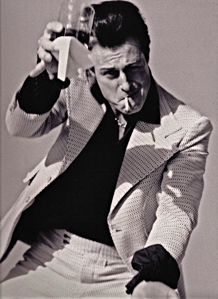 Jesse Harris as the Lounge Lizard