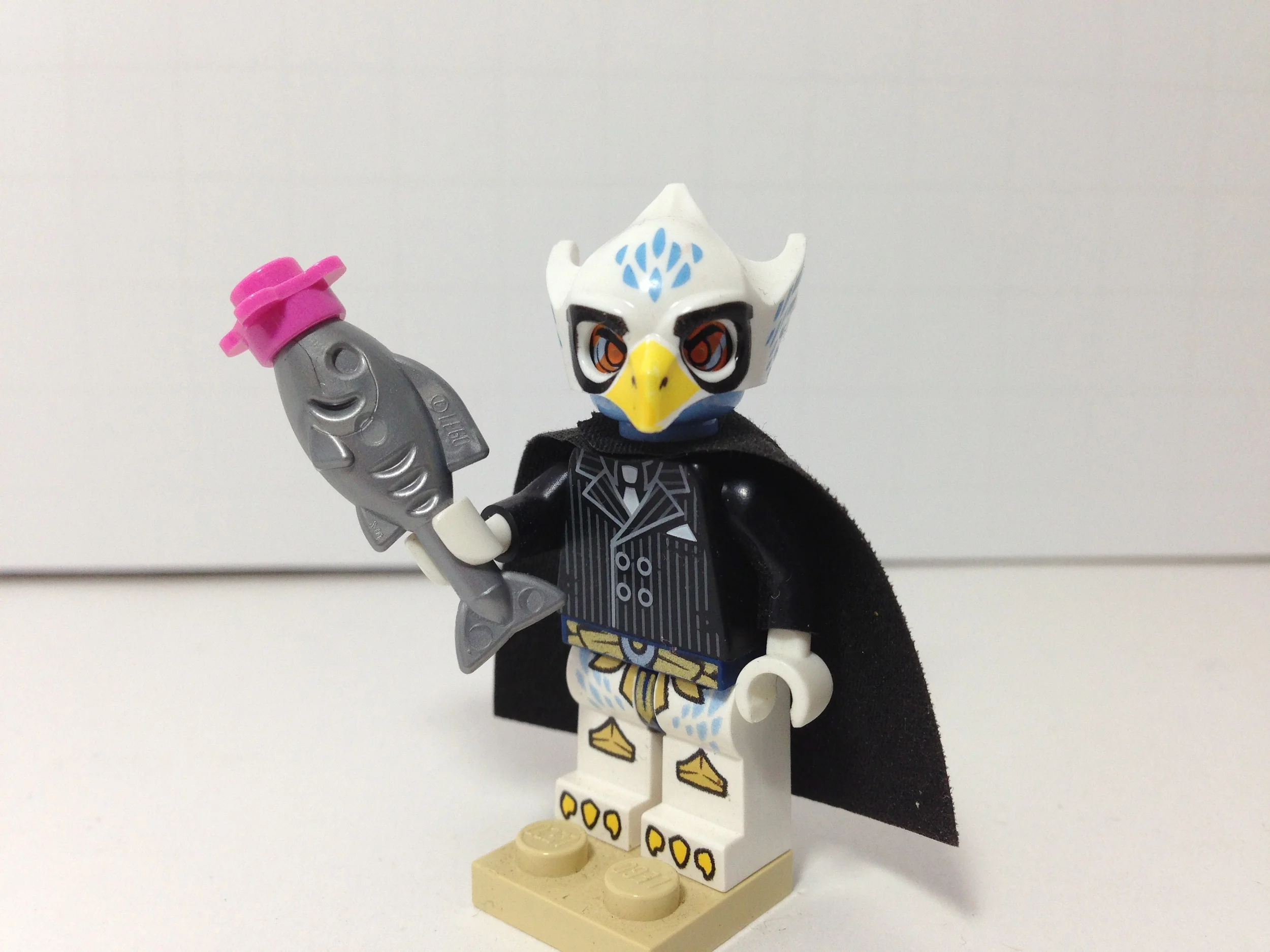 Tuxedo Beak, Issa's Admirer