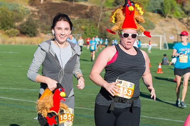 Want some exercise before chowing down on turkey? Wave at us on #thanksgiving as you run in the Thank You Run, which raises awareness to cure ALS! ⁣
&bull;⁣
&bull;⁣
&bull;⁣
🏃🏻 : @sdrunningco 📷: @denleywongphoto ⁣
#thankyourun #als #run