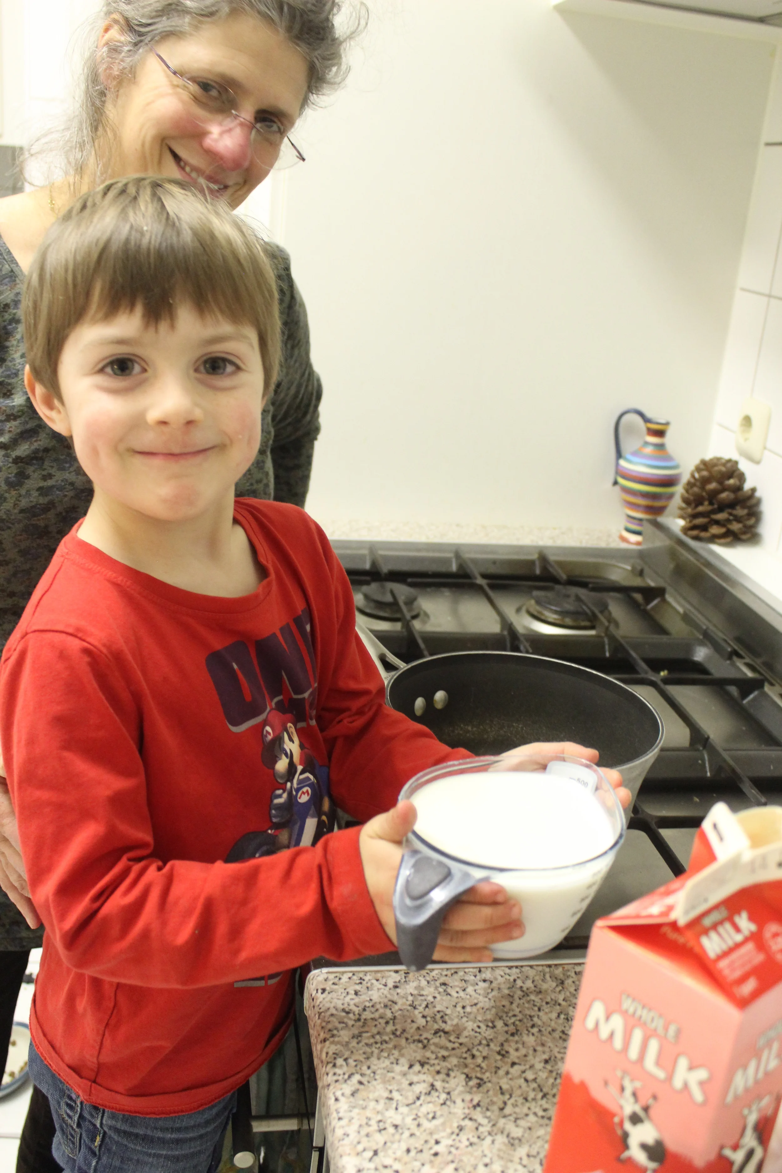 Measuring milk with Nana
