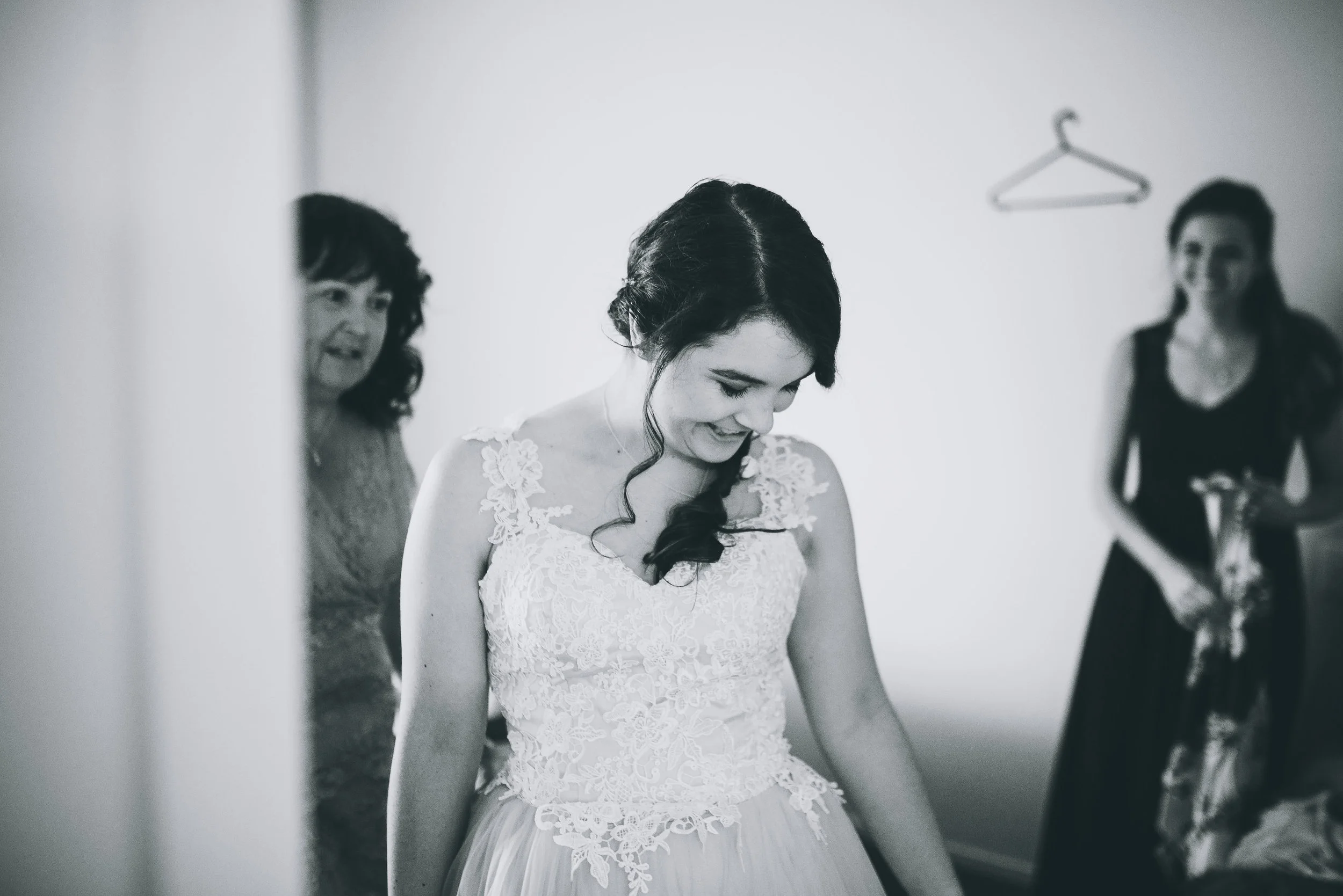 Krissy&ChristieMonochrome-51.jpg