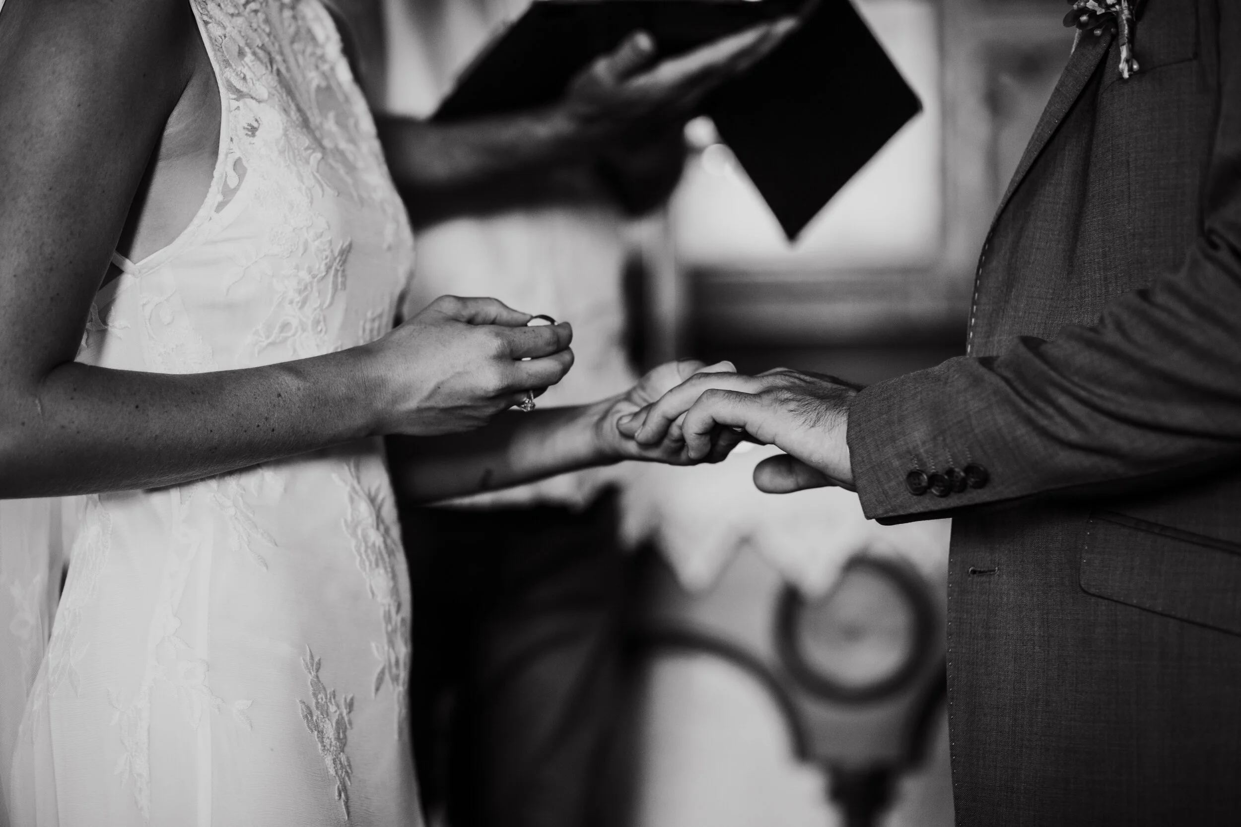 T&NWeddingMonochrome-223.jpg